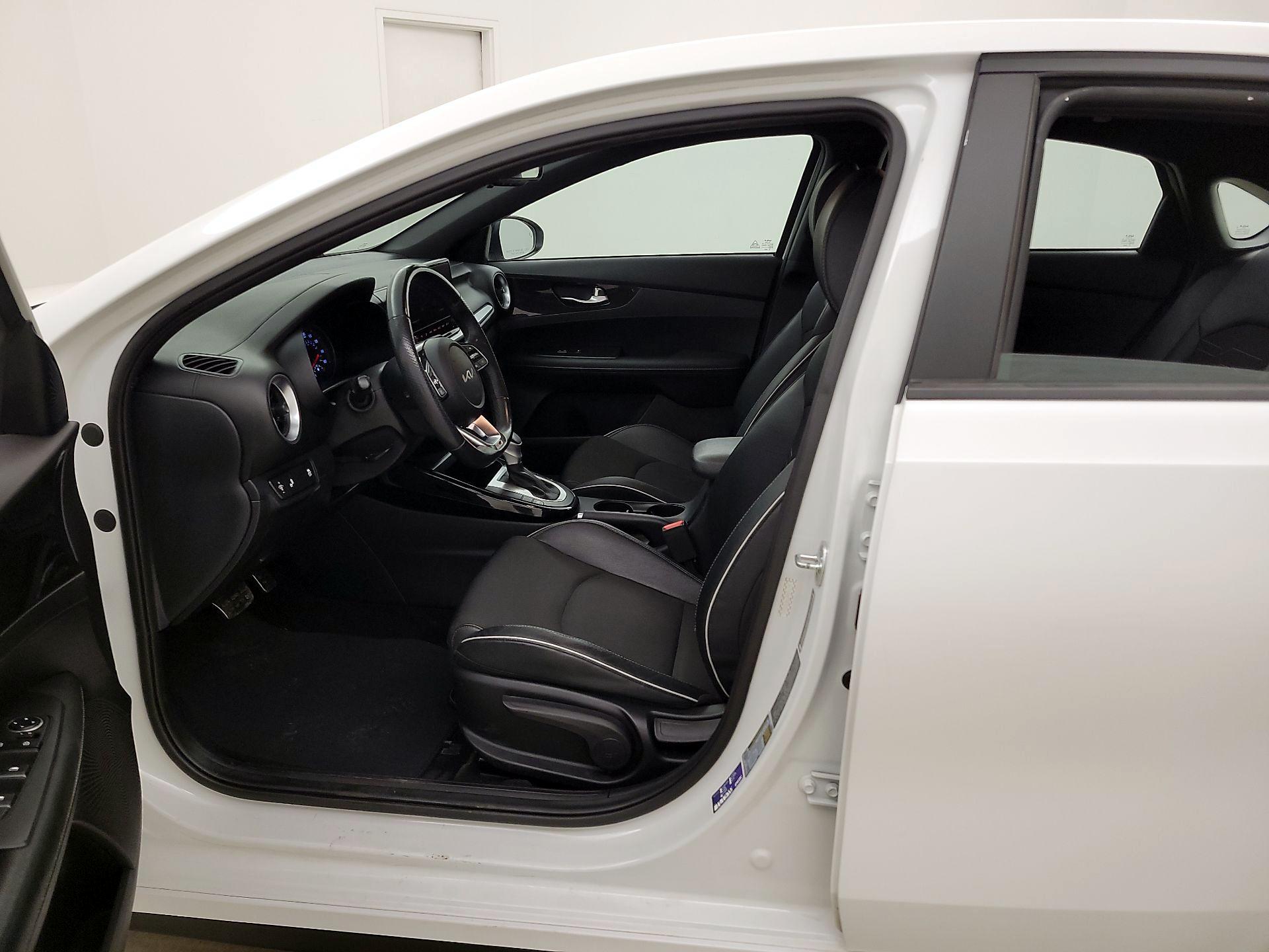 Thumbnail: 2022 Kia Forte - 11