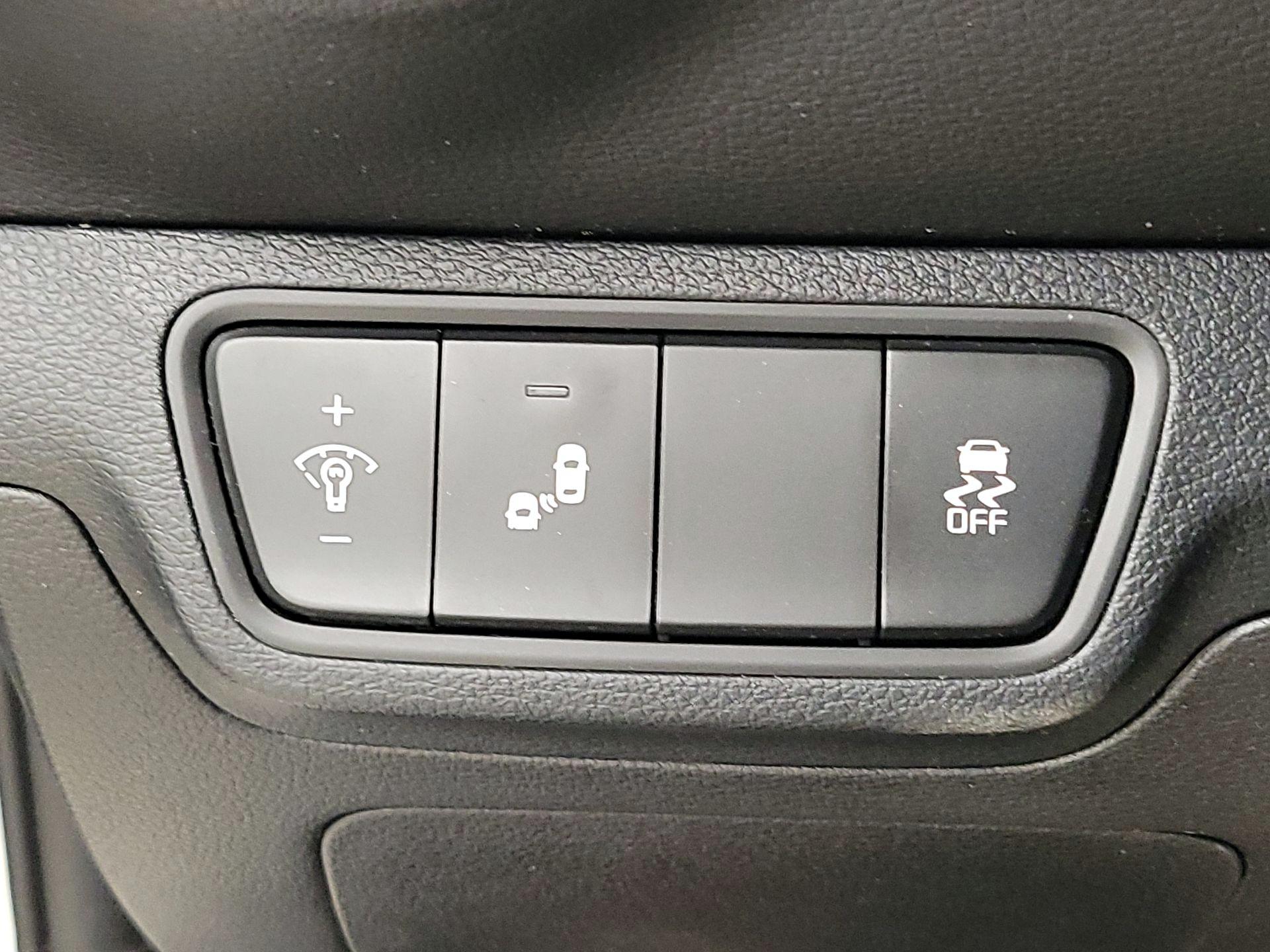 Thumbnail: 2022 Kia Forte - 13