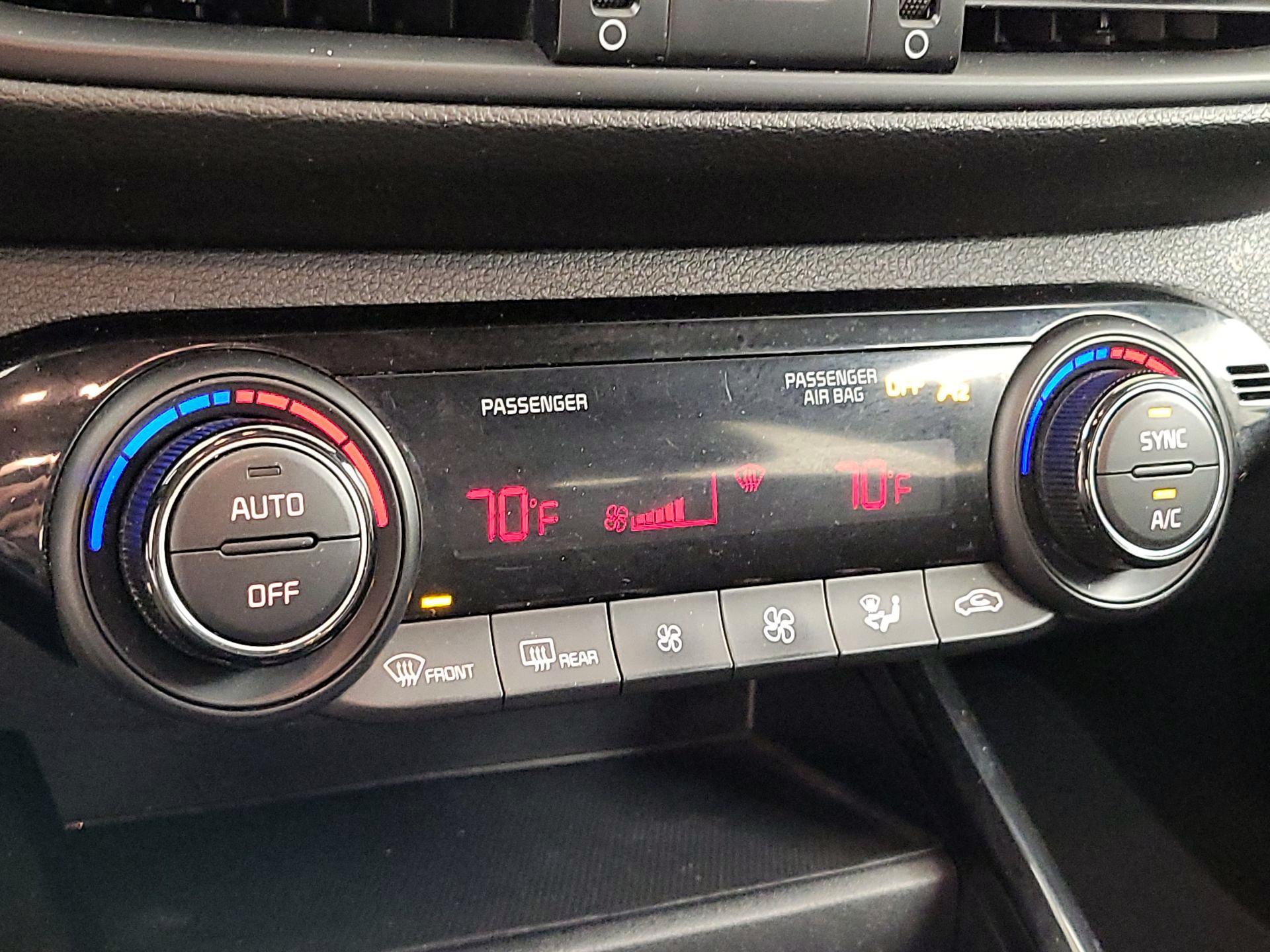 Thumbnail: 2022 Kia Forte - 17