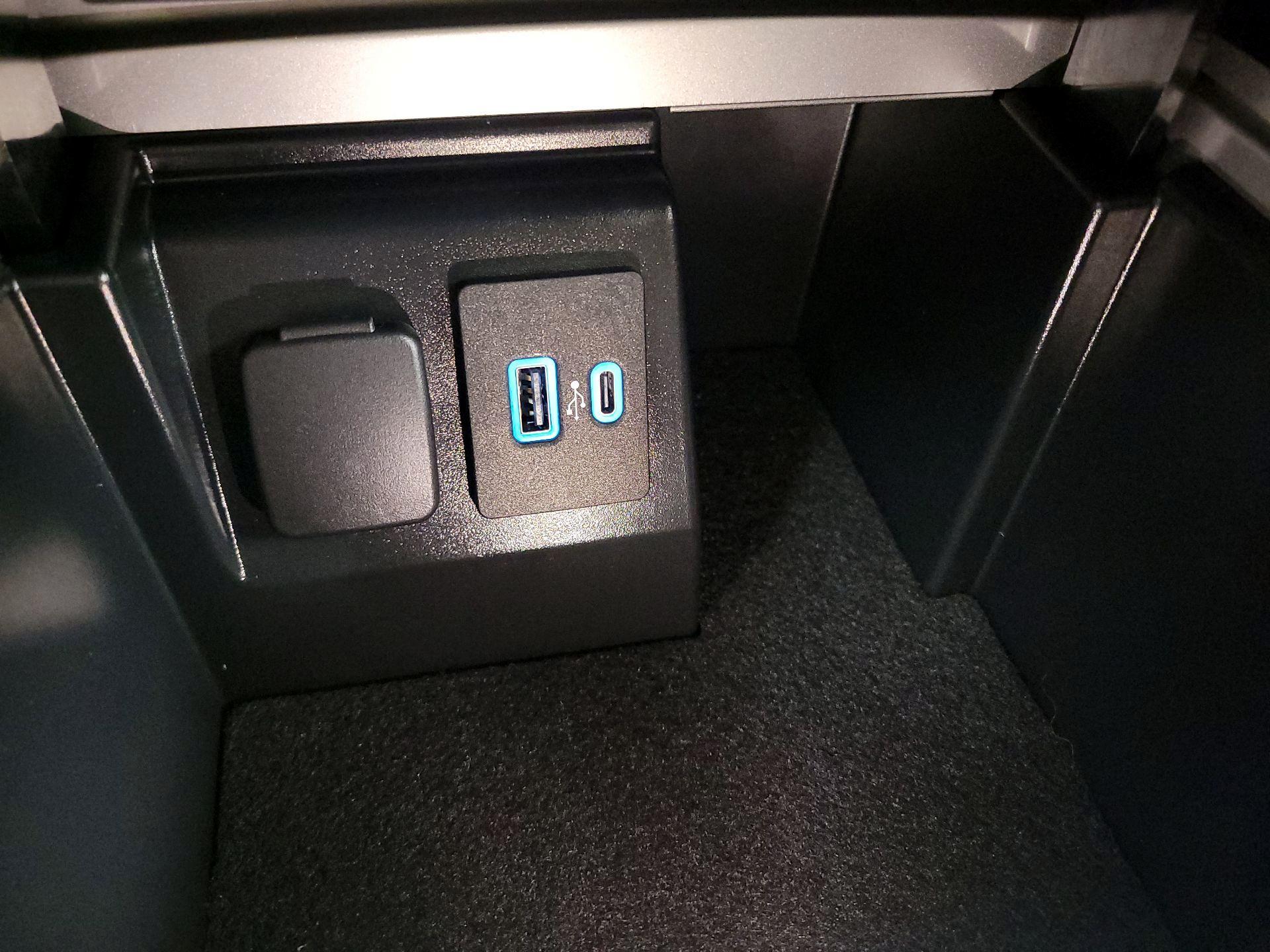 Thumbnail: 2023 Ford Explorer - 18