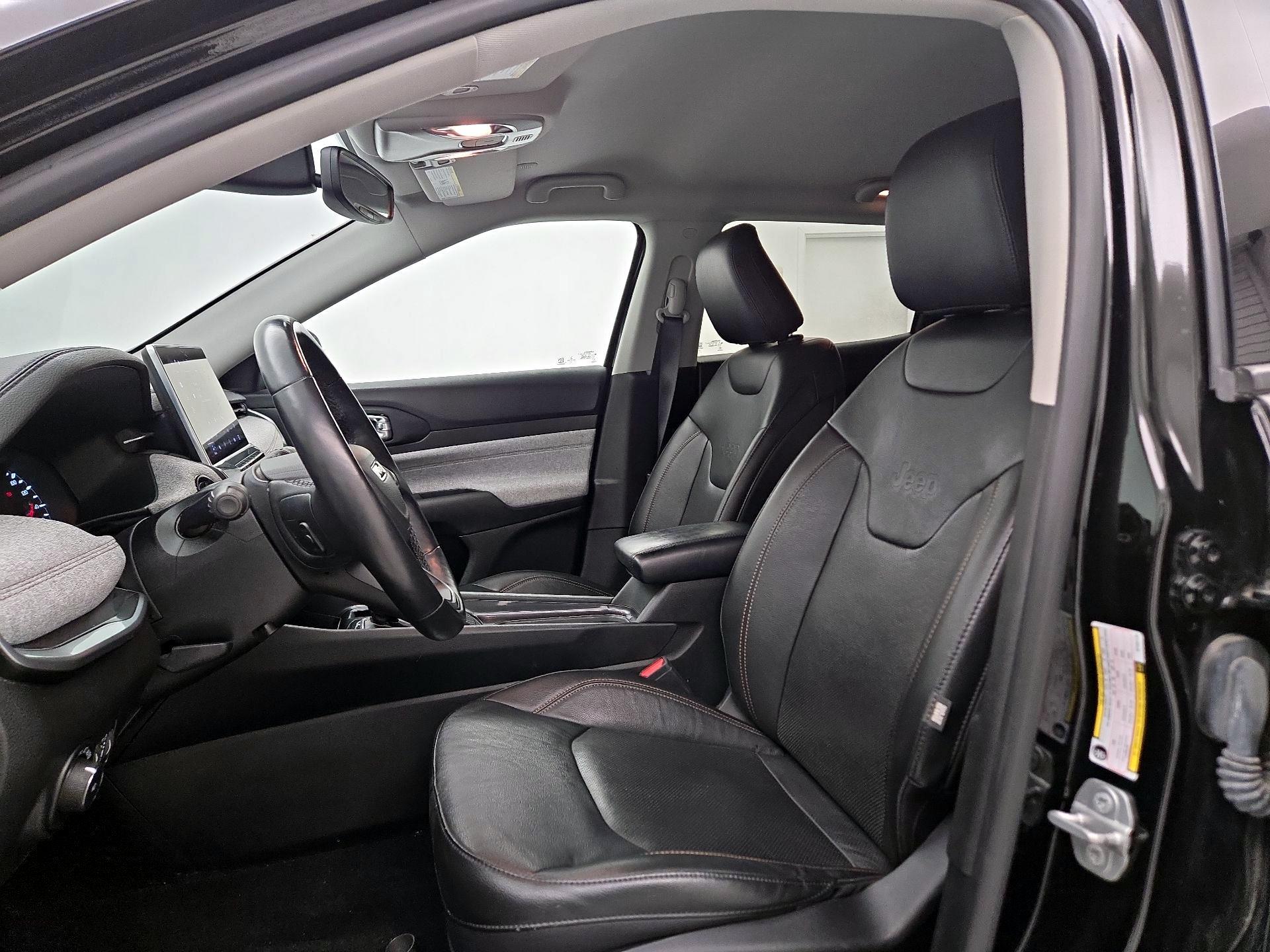 Thumbnail: 2022 Jeep Compass - 11