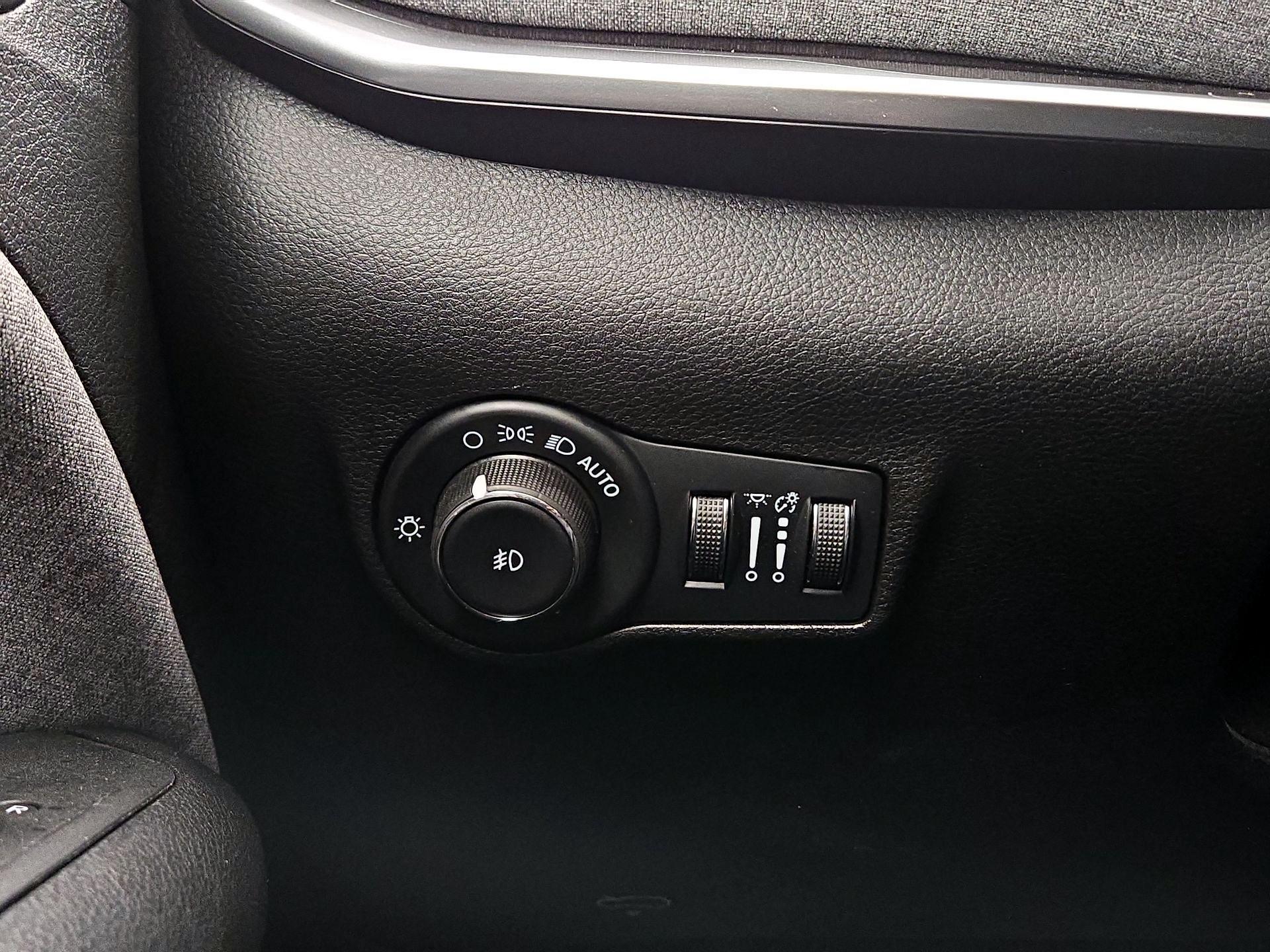 Thumbnail: 2022 Jeep Compass - 13