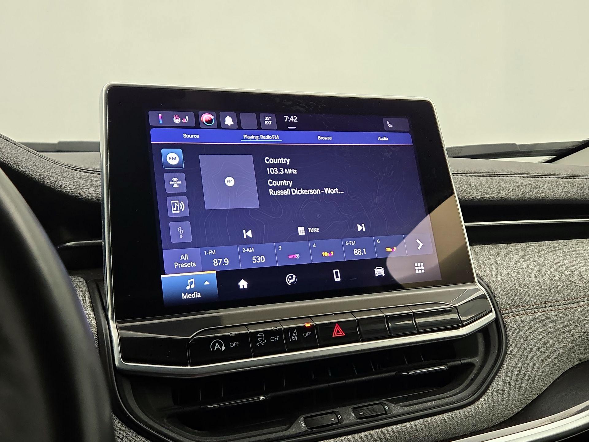 Thumbnail: 2022 Jeep Compass - 15