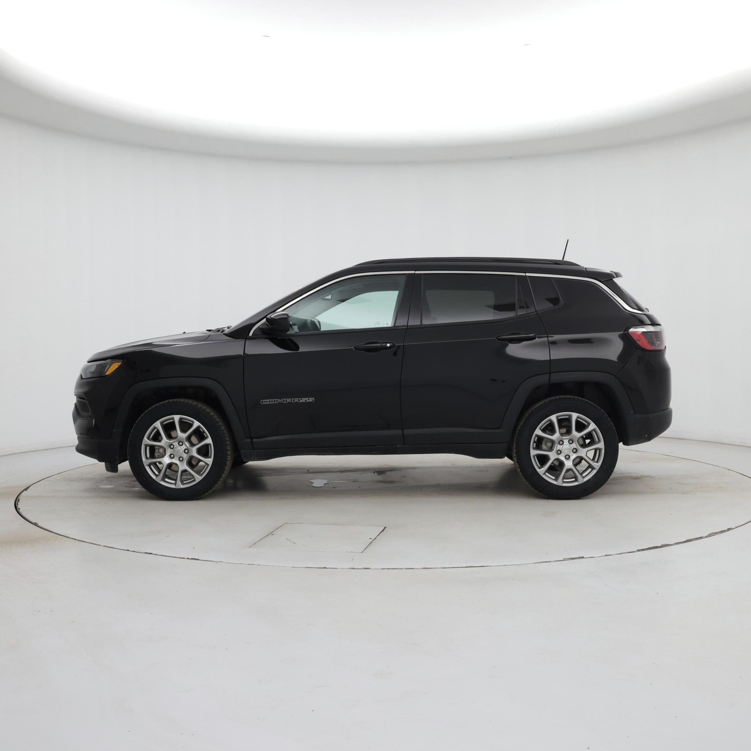 Thumbnail: 2022 Jeep Compass - 3