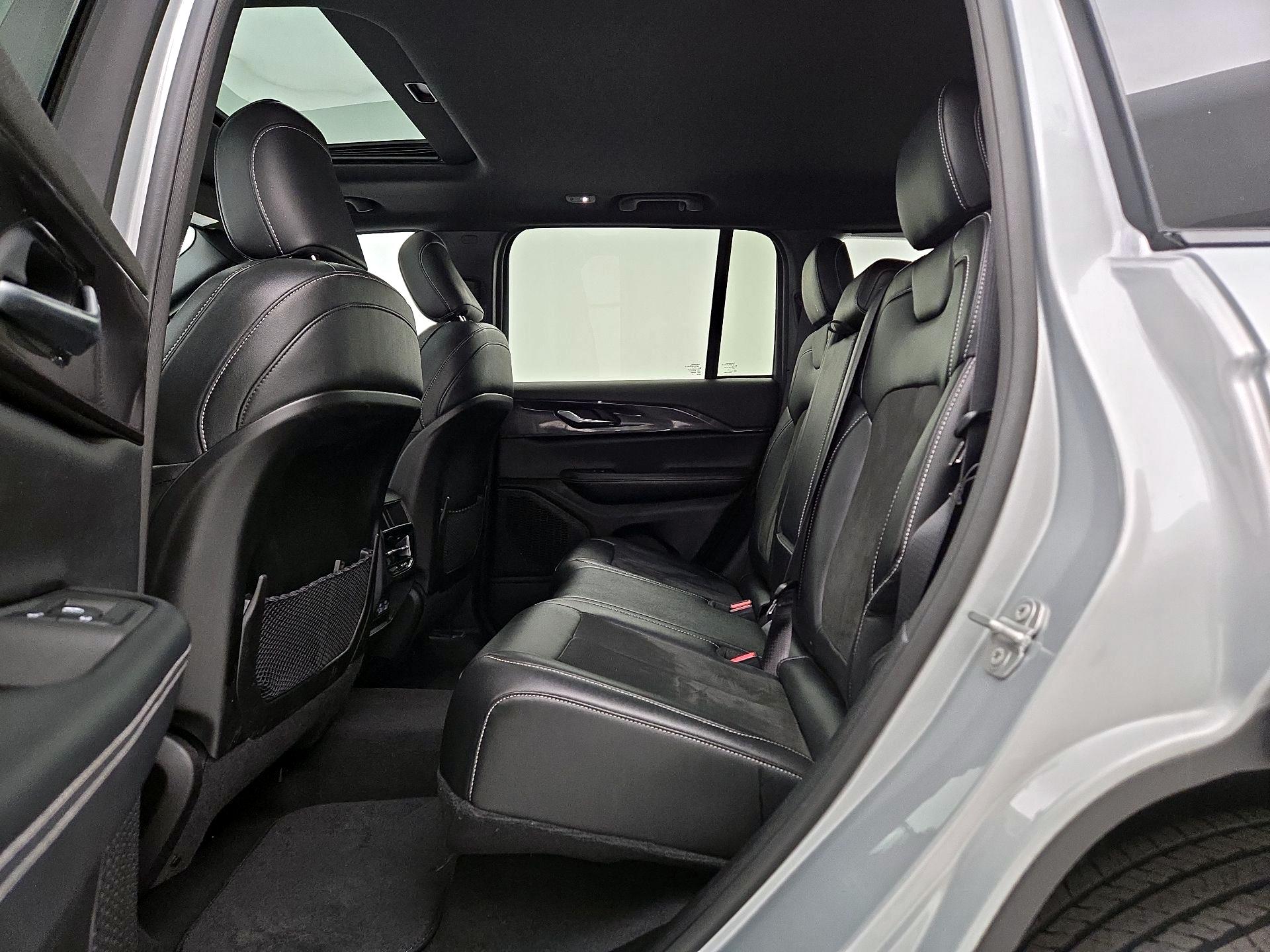 Thumbnail: 2023 Jeep Grand Cherokee - 20