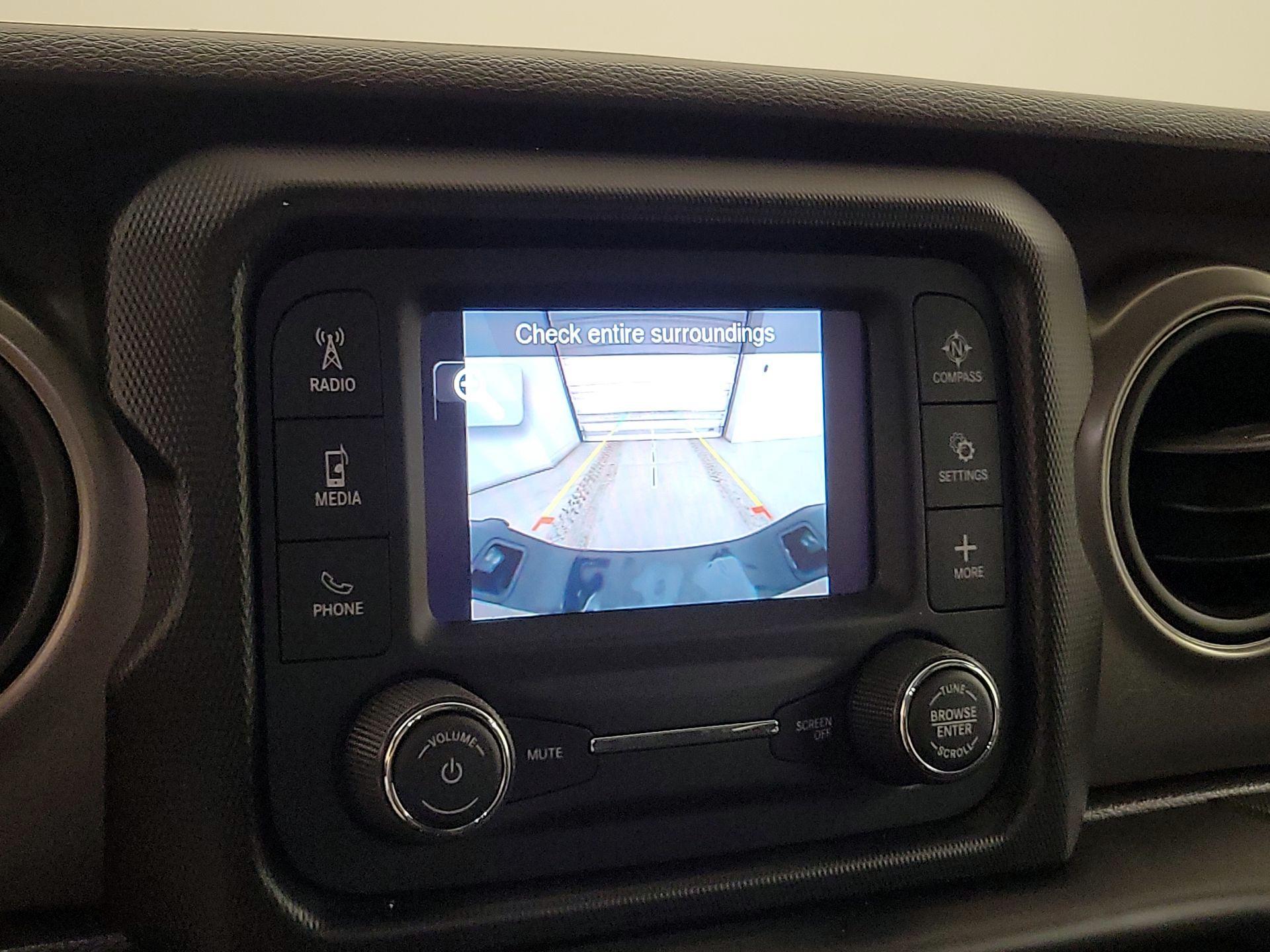 Thumbnail: 2021 Jeep Gladiator - 14