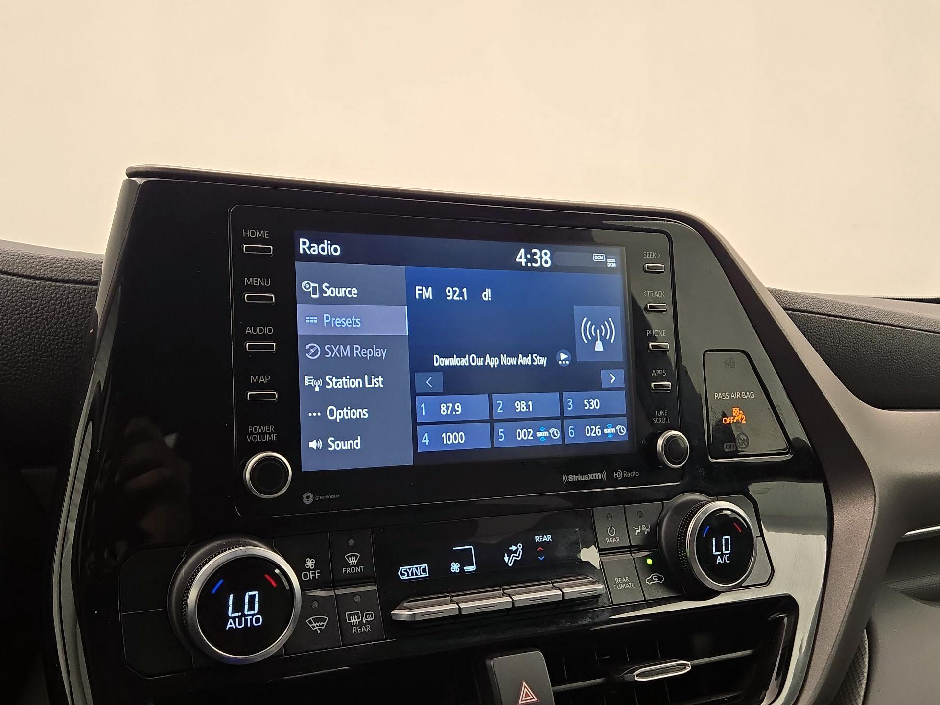 Thumbnail: 2022 Toyota Highlander - 15