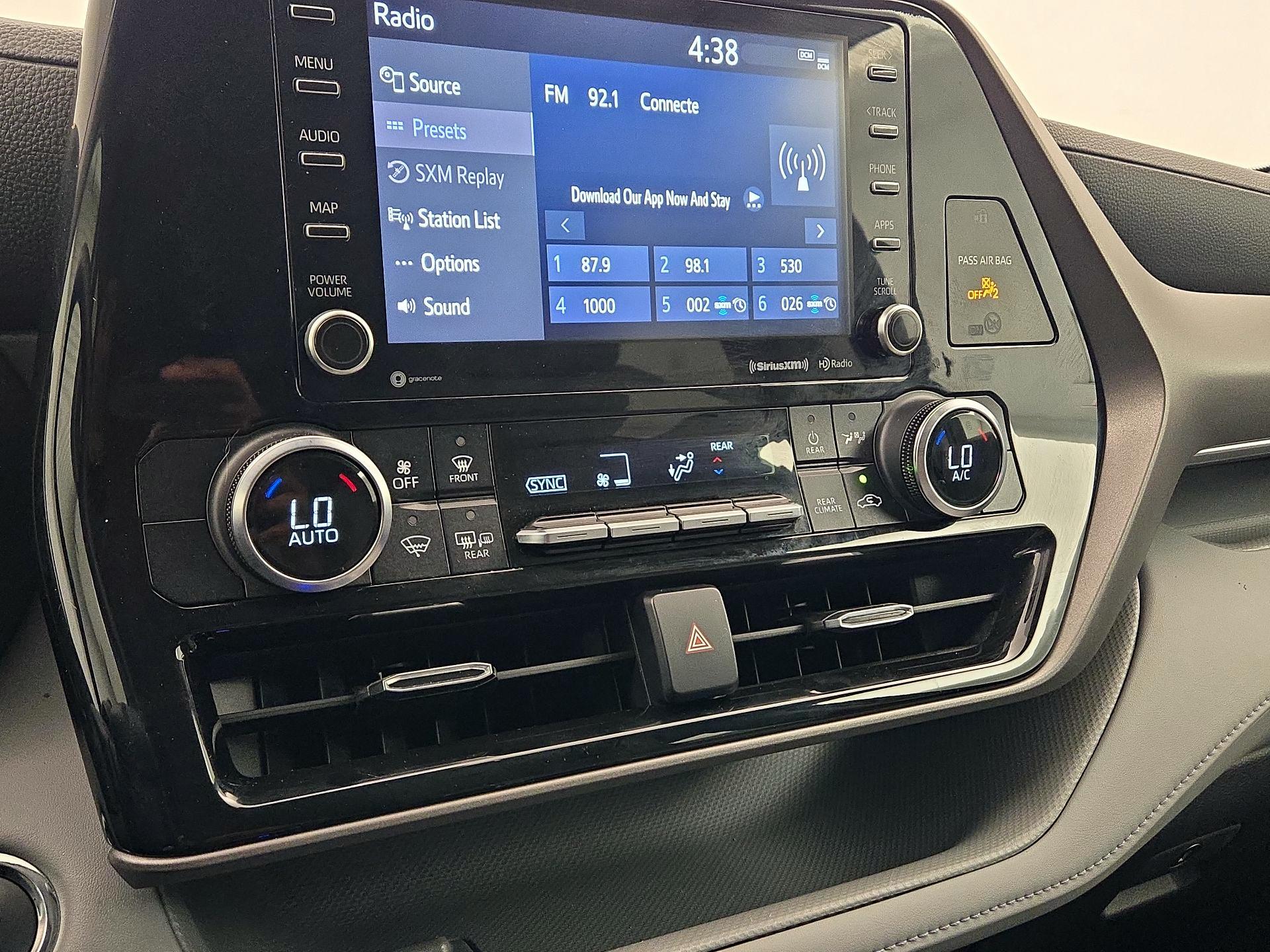 Thumbnail: 2022 Toyota Highlander - 16