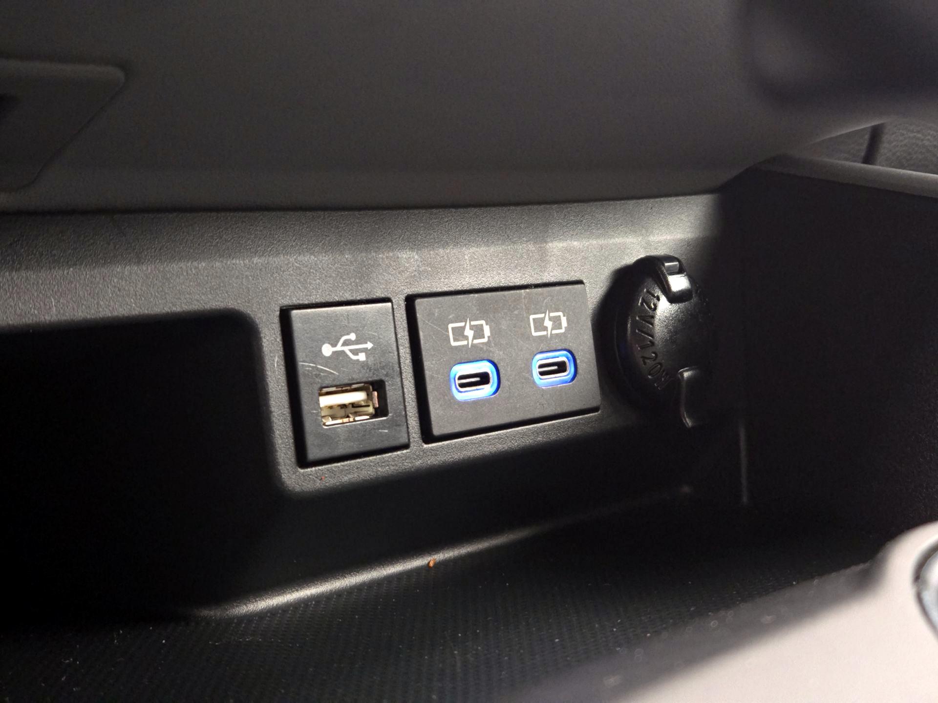 Thumbnail: 2022 Toyota Highlander - 18