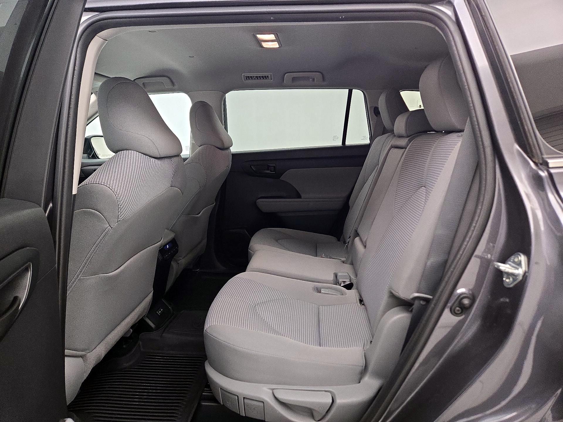 Thumbnail: 2022 Toyota Highlander - 19