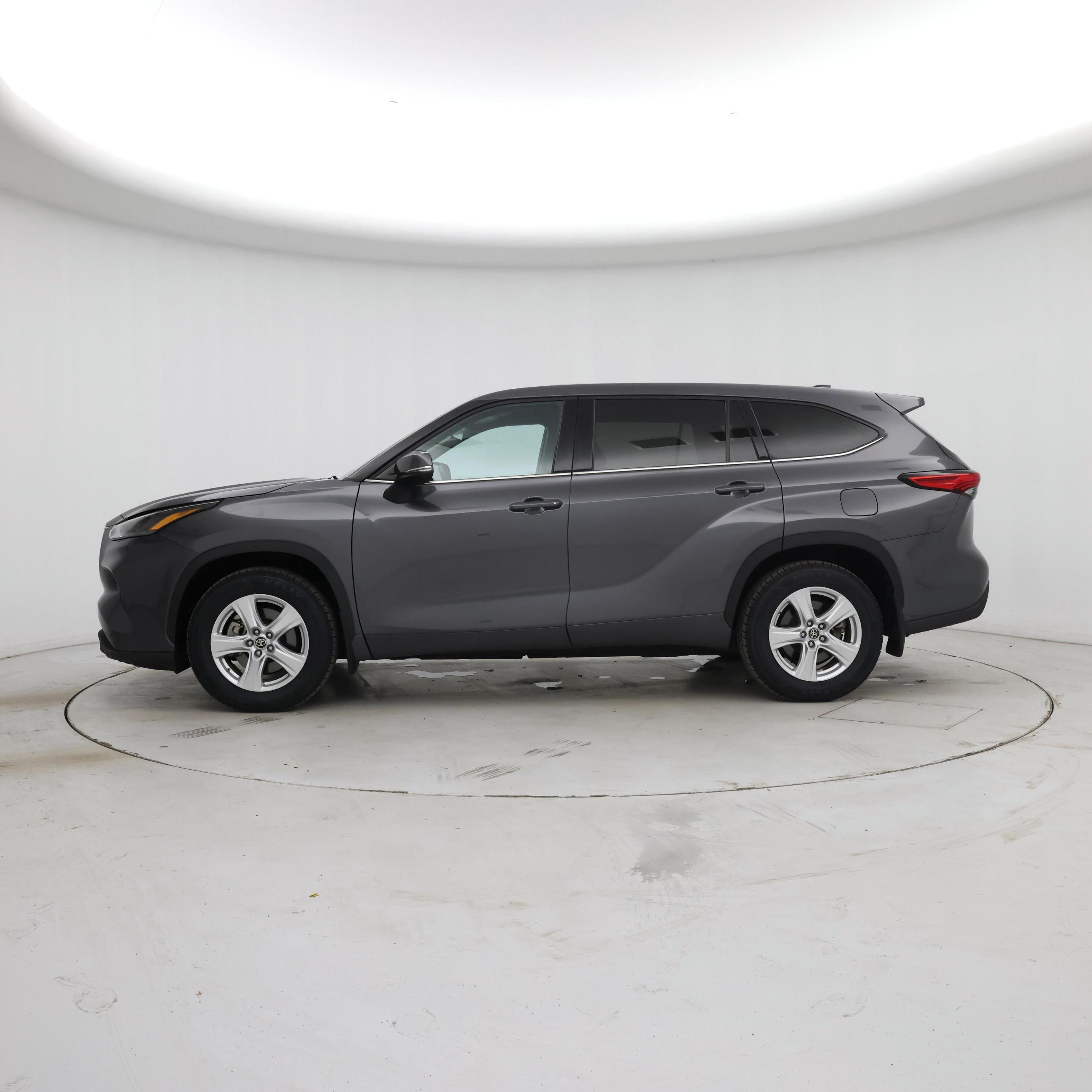 Thumbnail: 2022 Toyota Highlander - 3