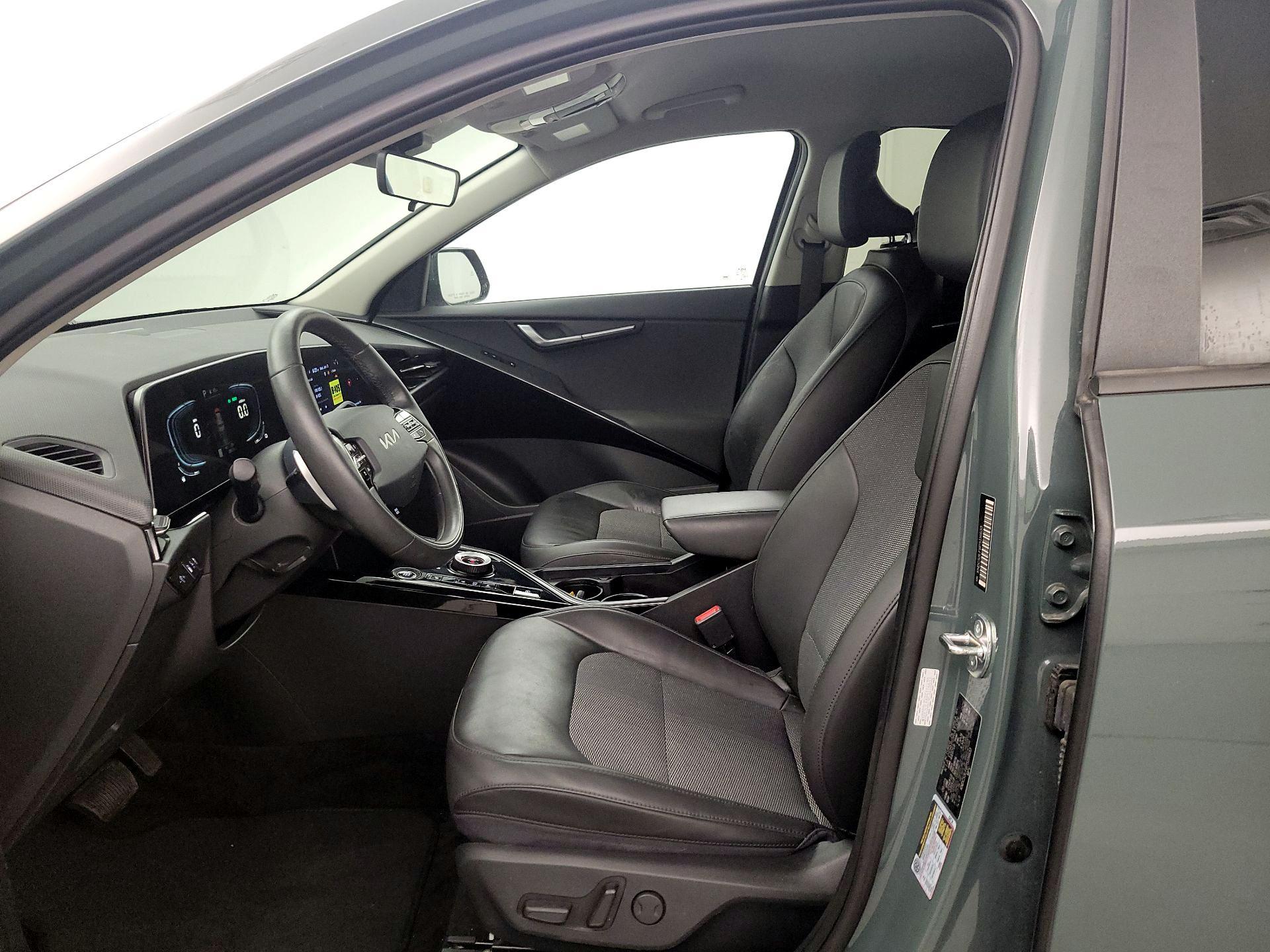 Thumbnail: 2023 Kia Niro - 11