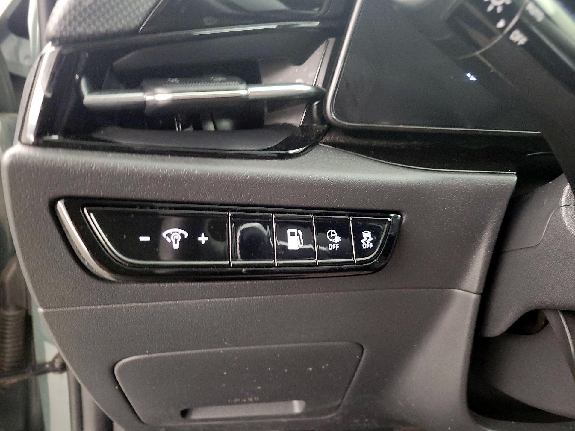 Thumbnail: 2023 Kia Niro - 13