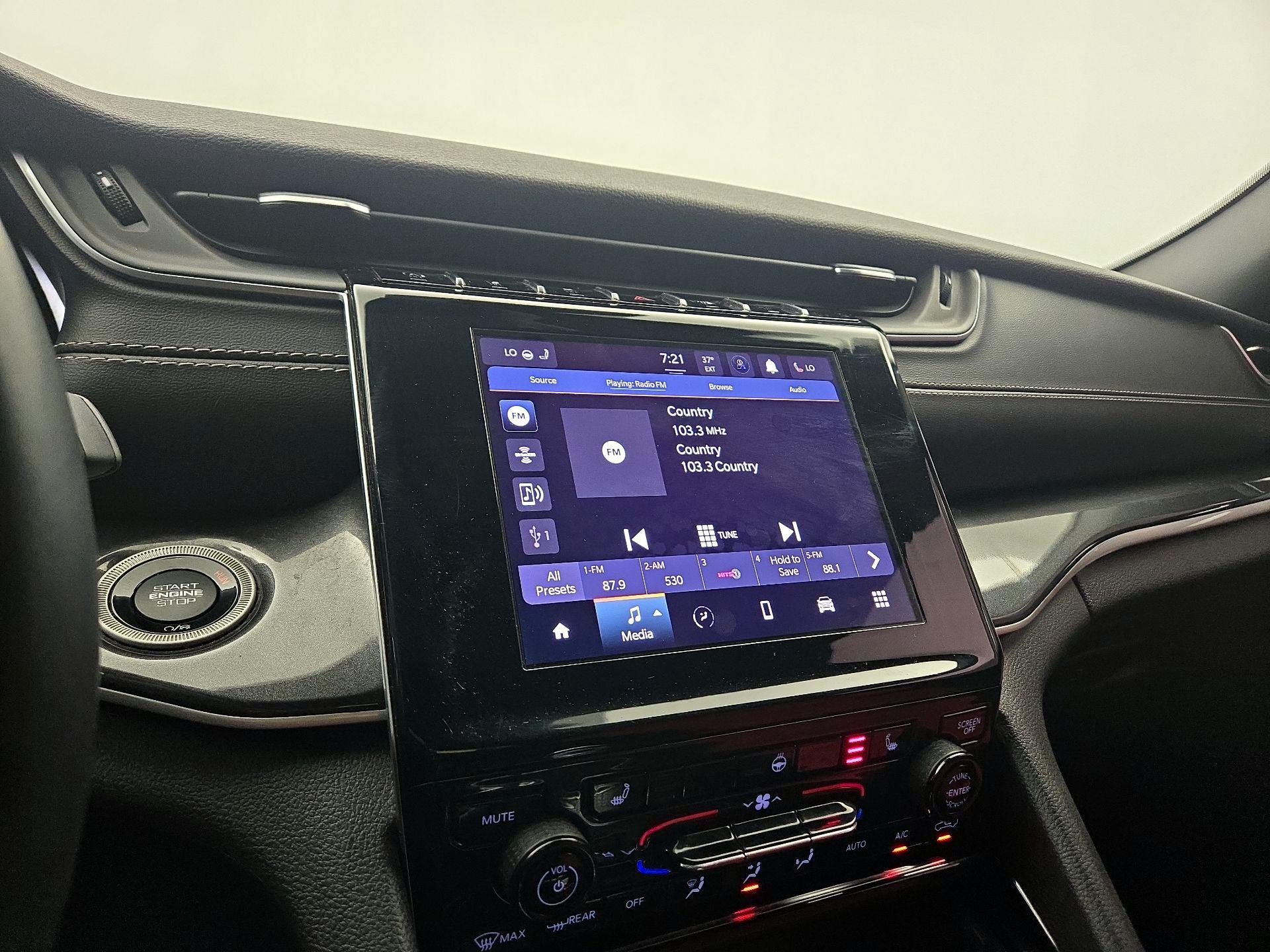 Thumbnail: 2022 Jeep Grand Cherokee - 15