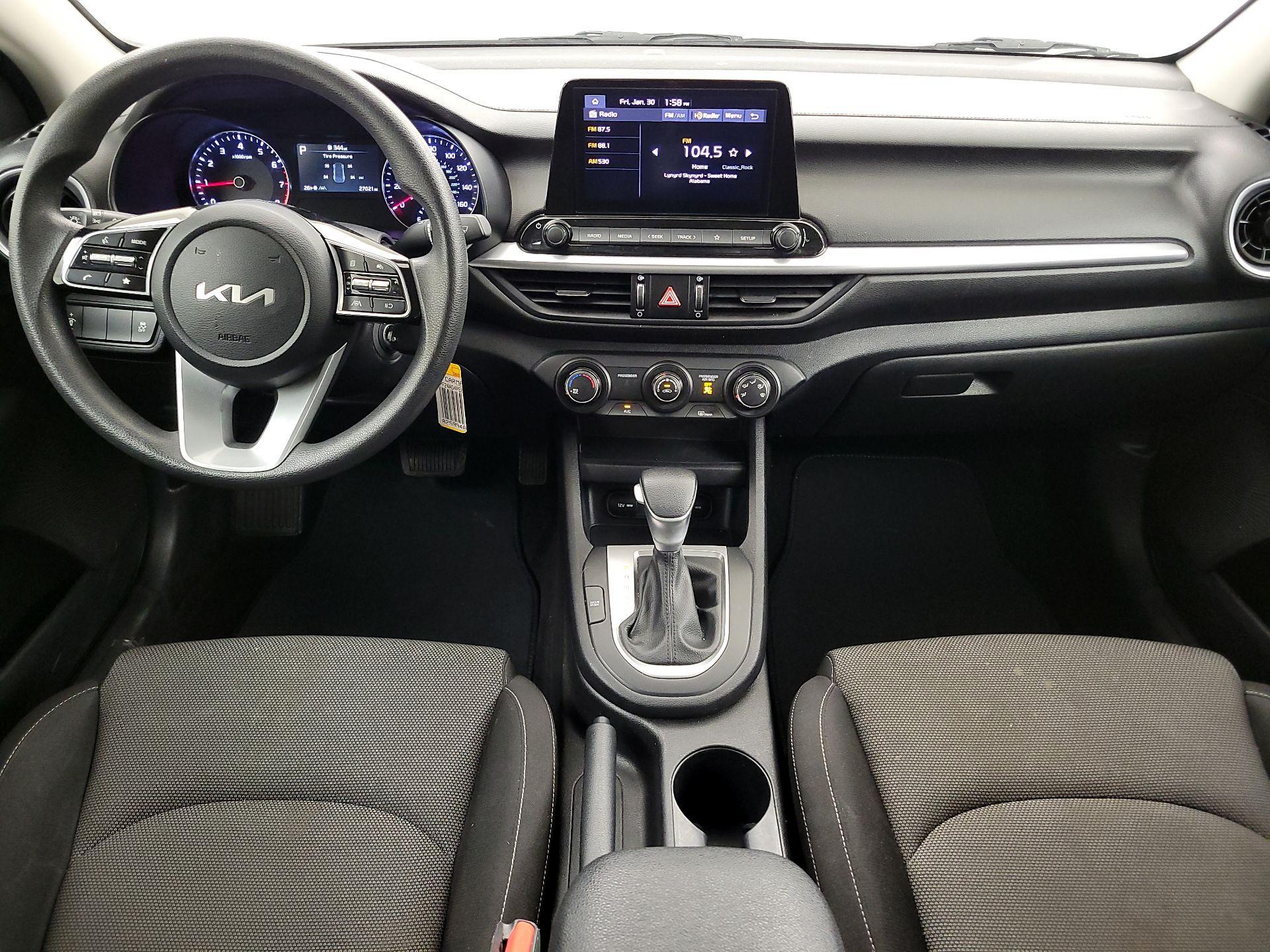 Thumbnail: 2023 Kia Forte - 9