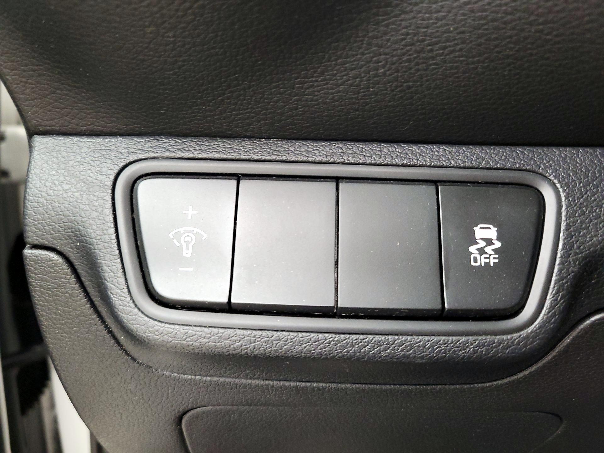 Thumbnail: 2023 Kia Forte - 13