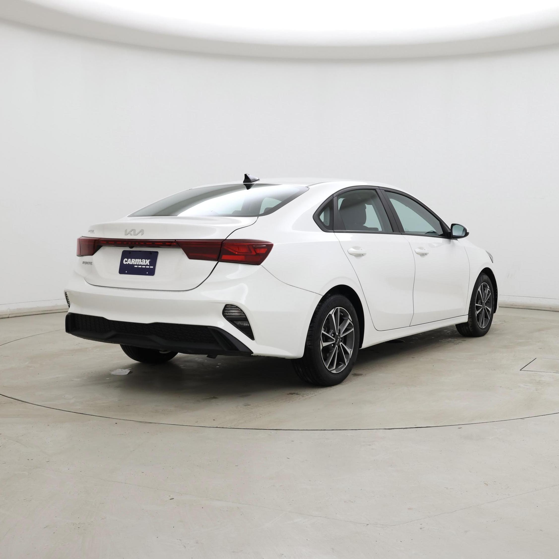 Thumbnail: 2023 Kia Forte - 8