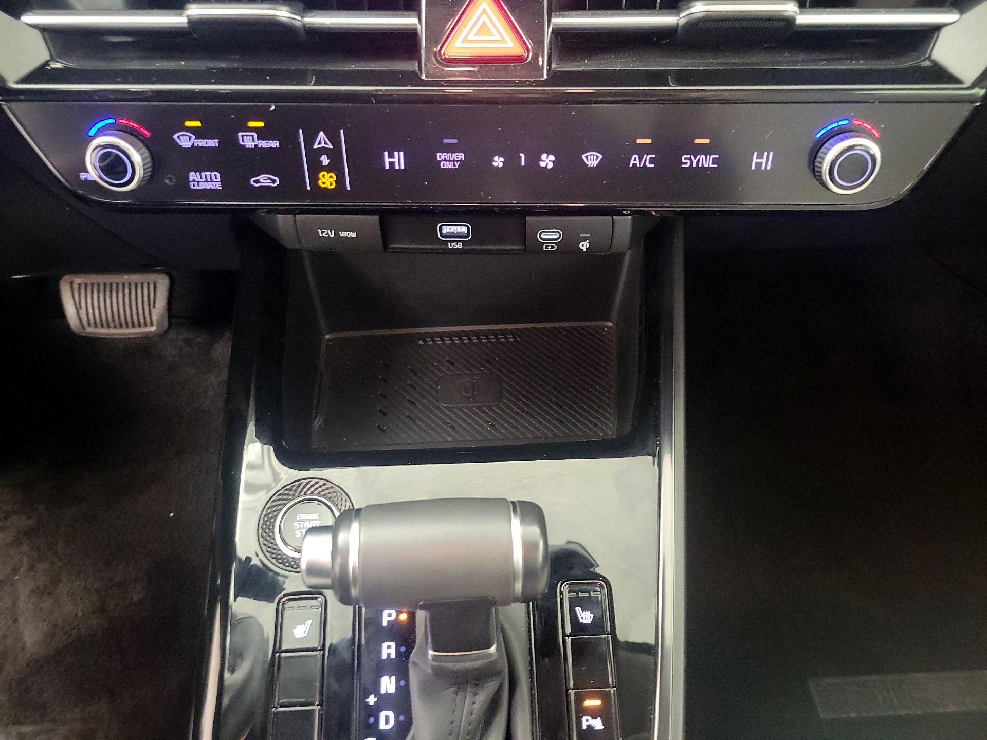 Thumbnail: 2023 Kia Niro - 17