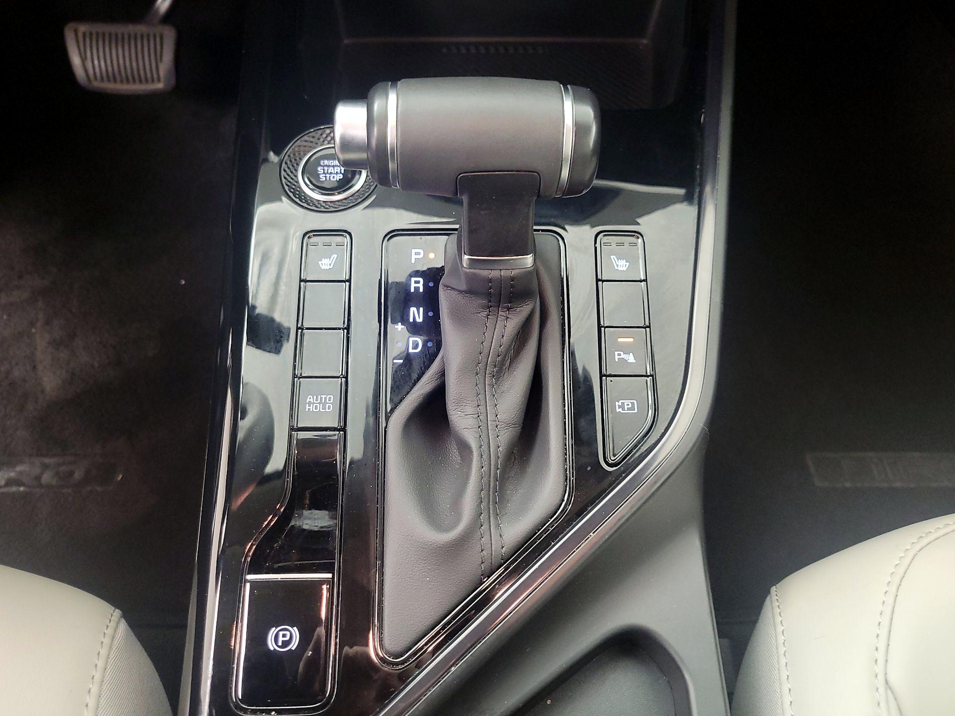 Thumbnail: 2023 Kia Niro - 18