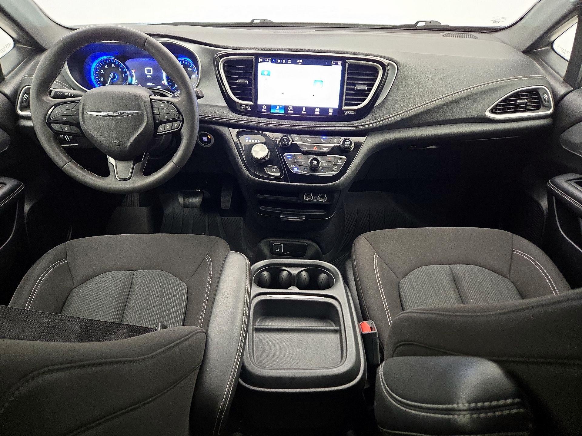 Thumbnail: 2023 Chrysler Pacifica - 9