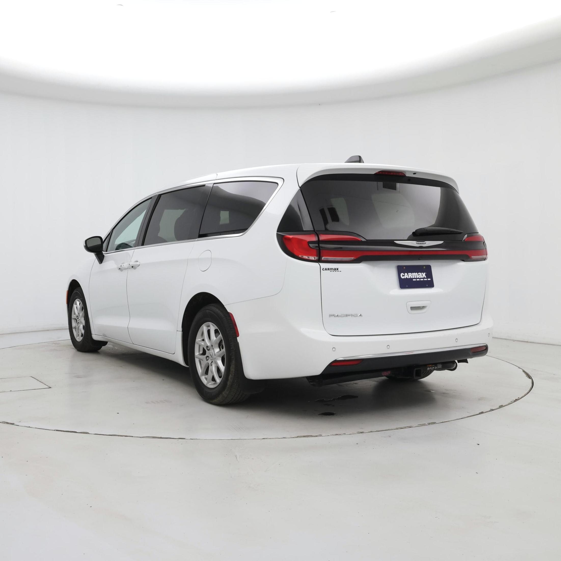 Thumbnail: 2023 Chrysler Pacifica - 2