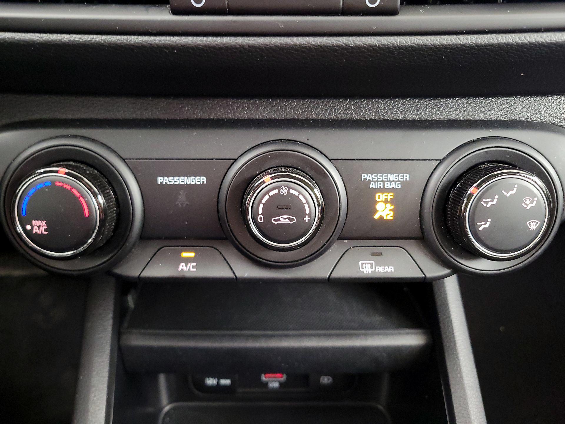 Thumbnail: 2024 Kia Forte - 16