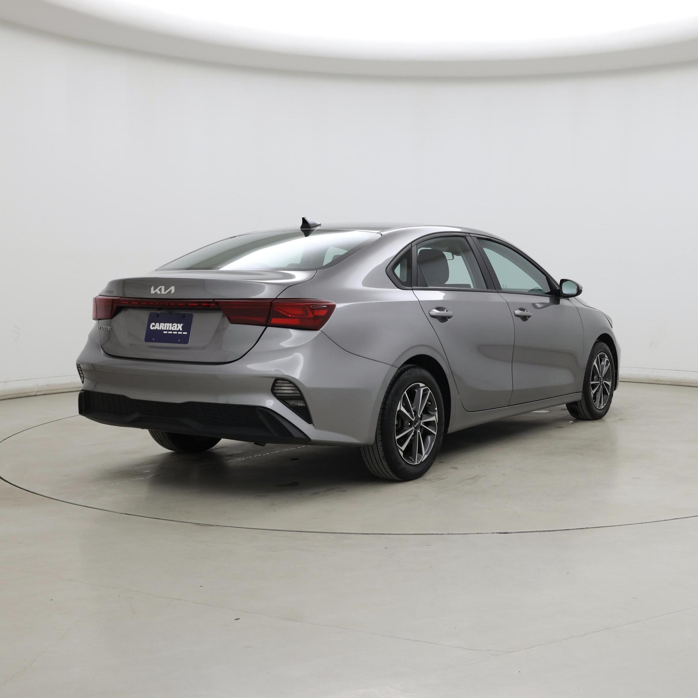 Thumbnail: 2024 Kia Forte - 8