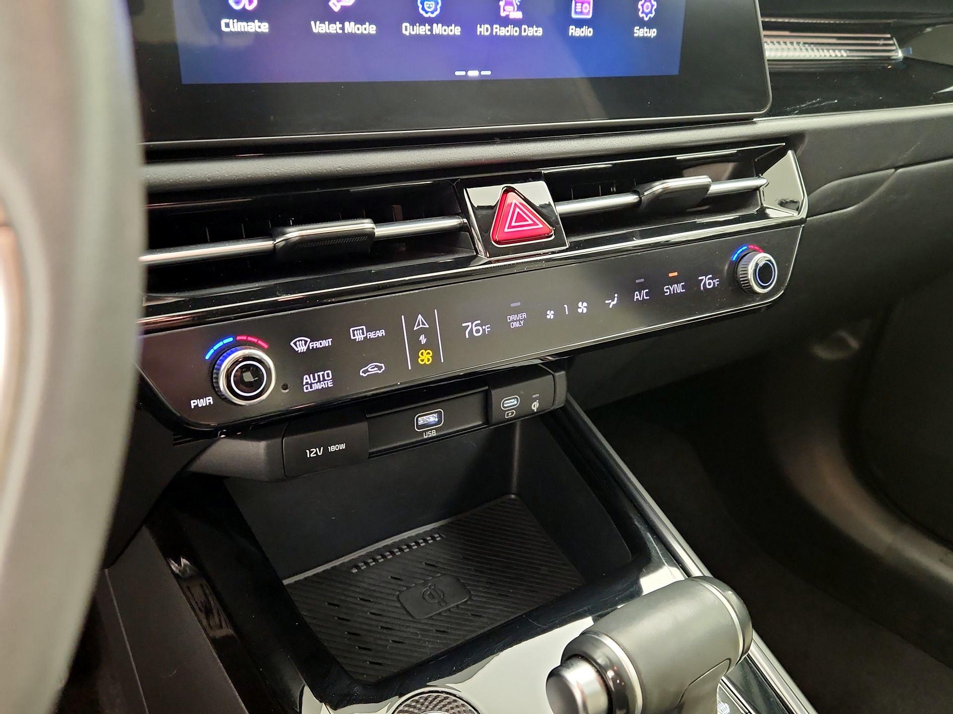 Thumbnail: 2023 Kia Niro - 17