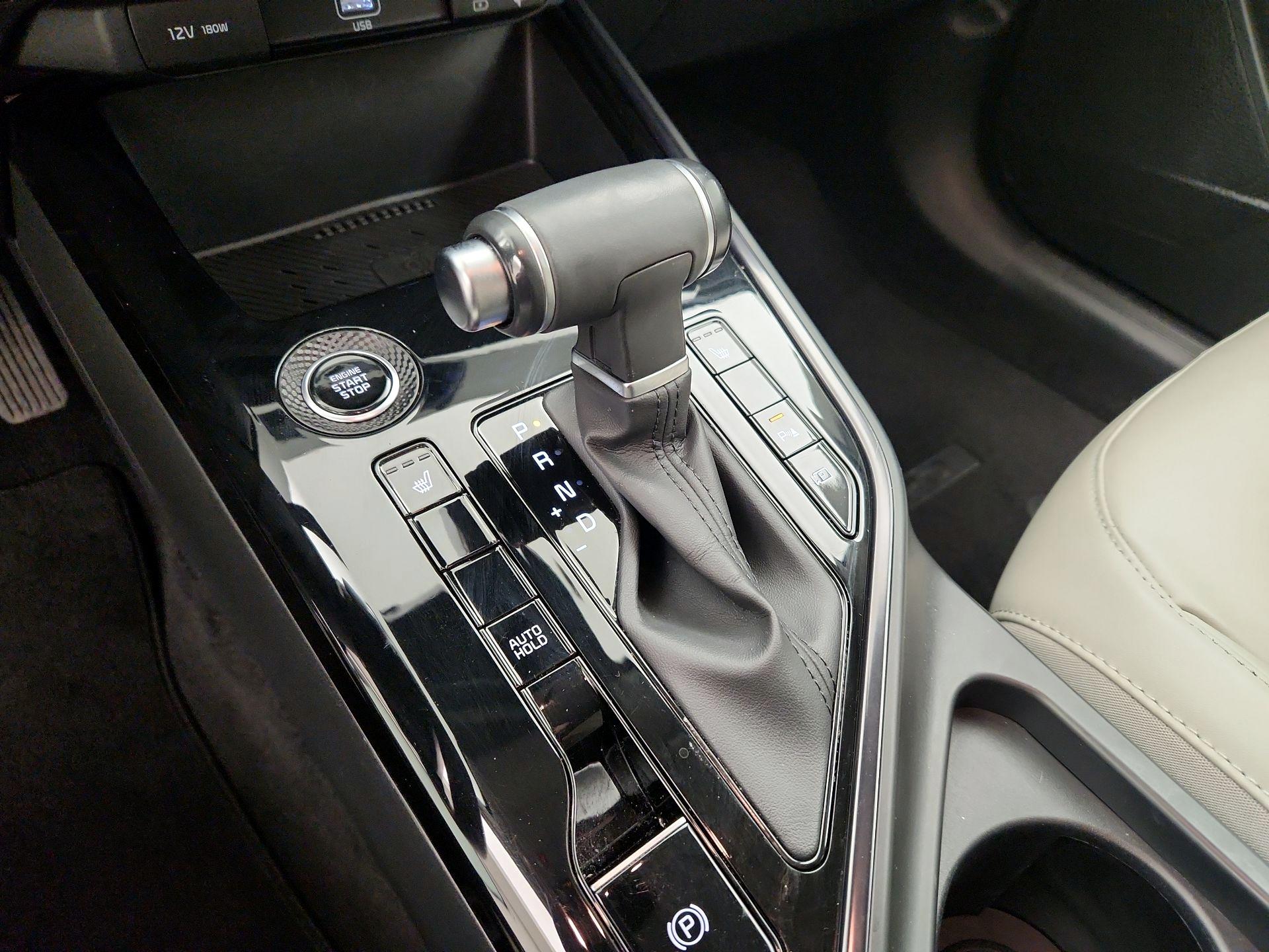 Thumbnail: 2023 Kia Niro - 18