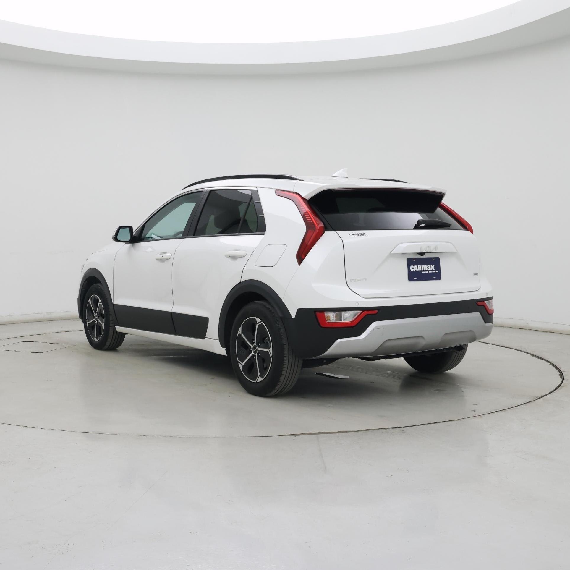 Thumbnail: 2023 Kia Niro - 2