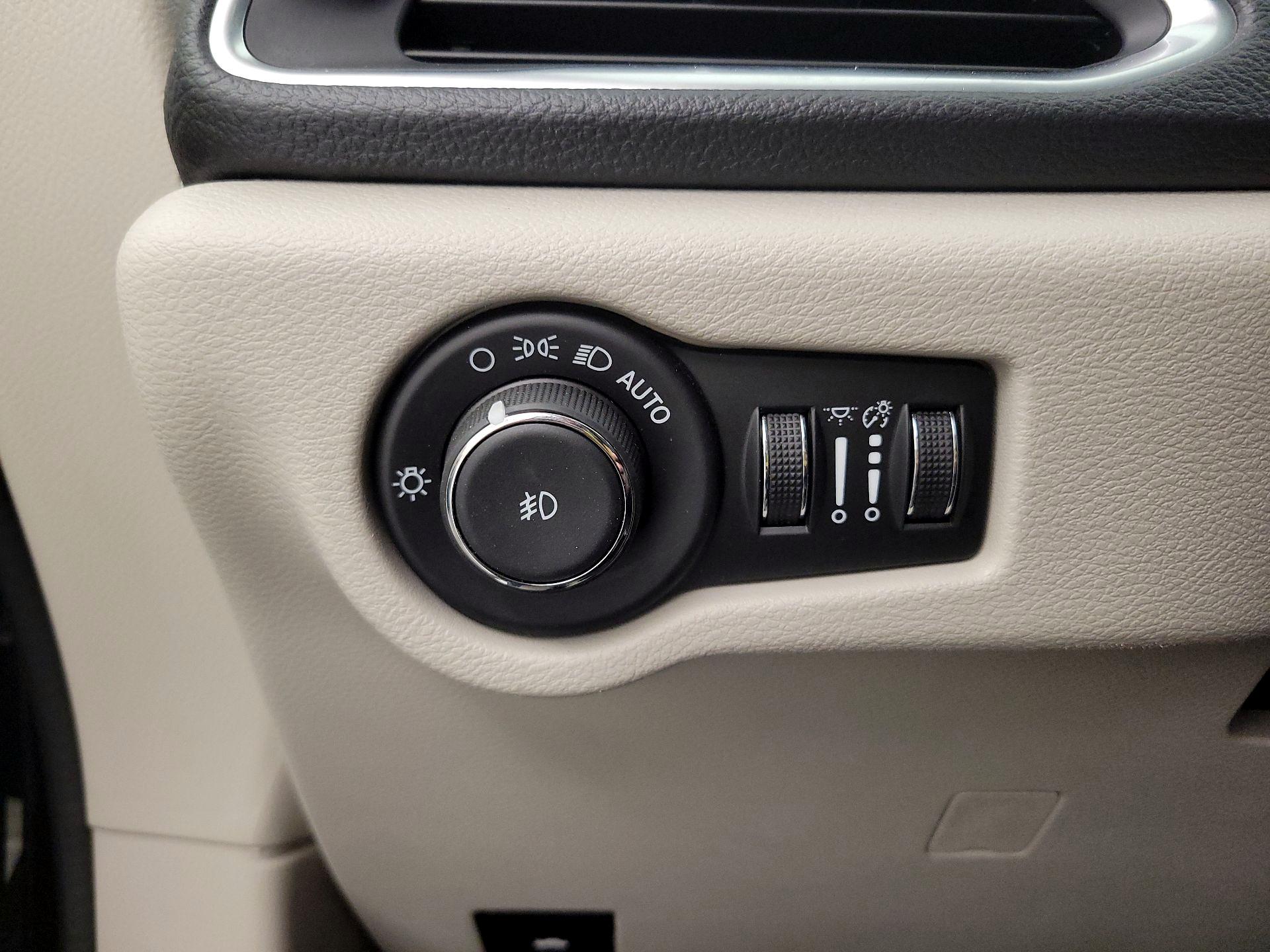 Thumbnail: 2024 Chrysler Pacifica - 13