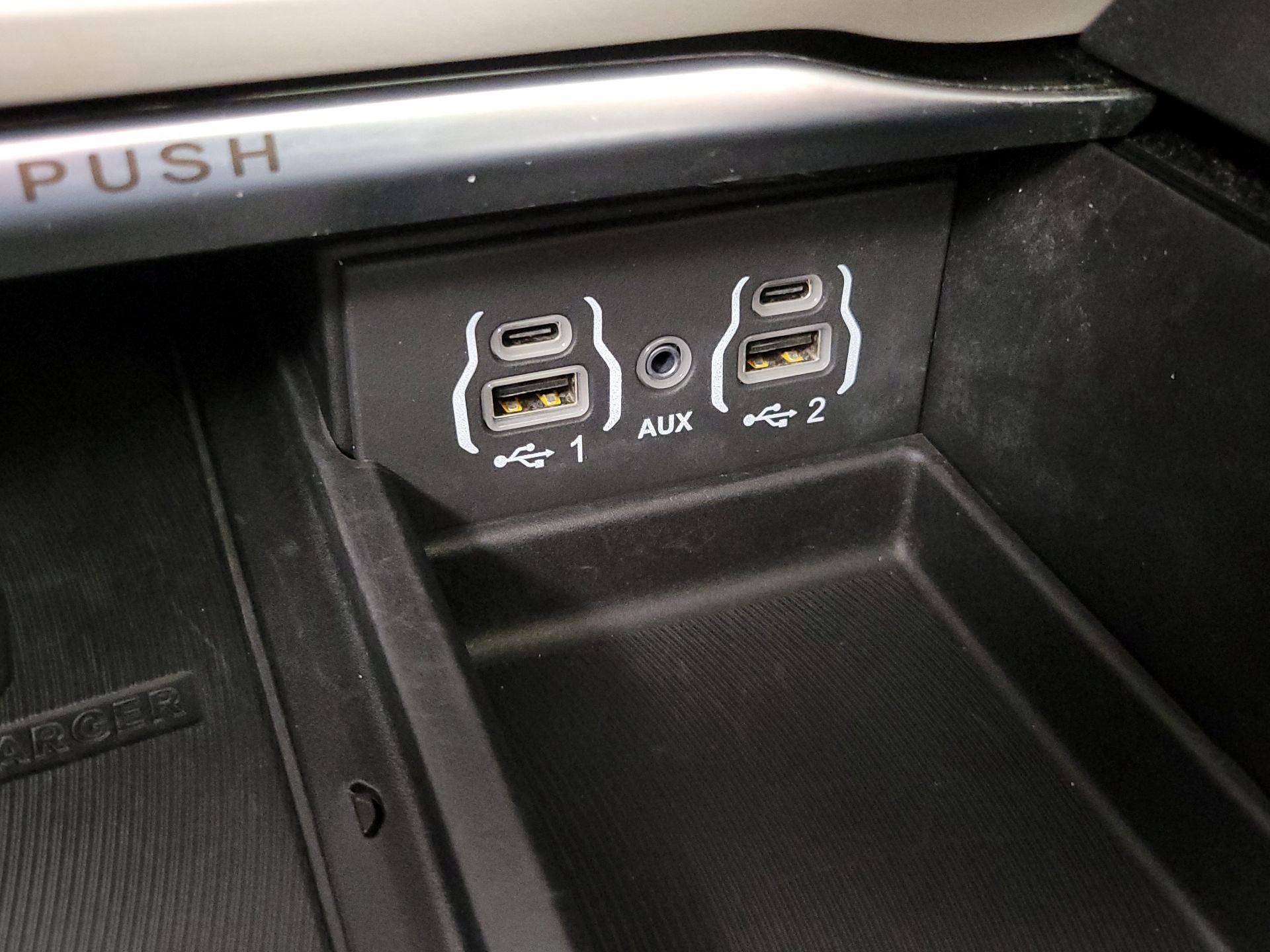 Thumbnail: 2024 Chrysler Pacifica - 19