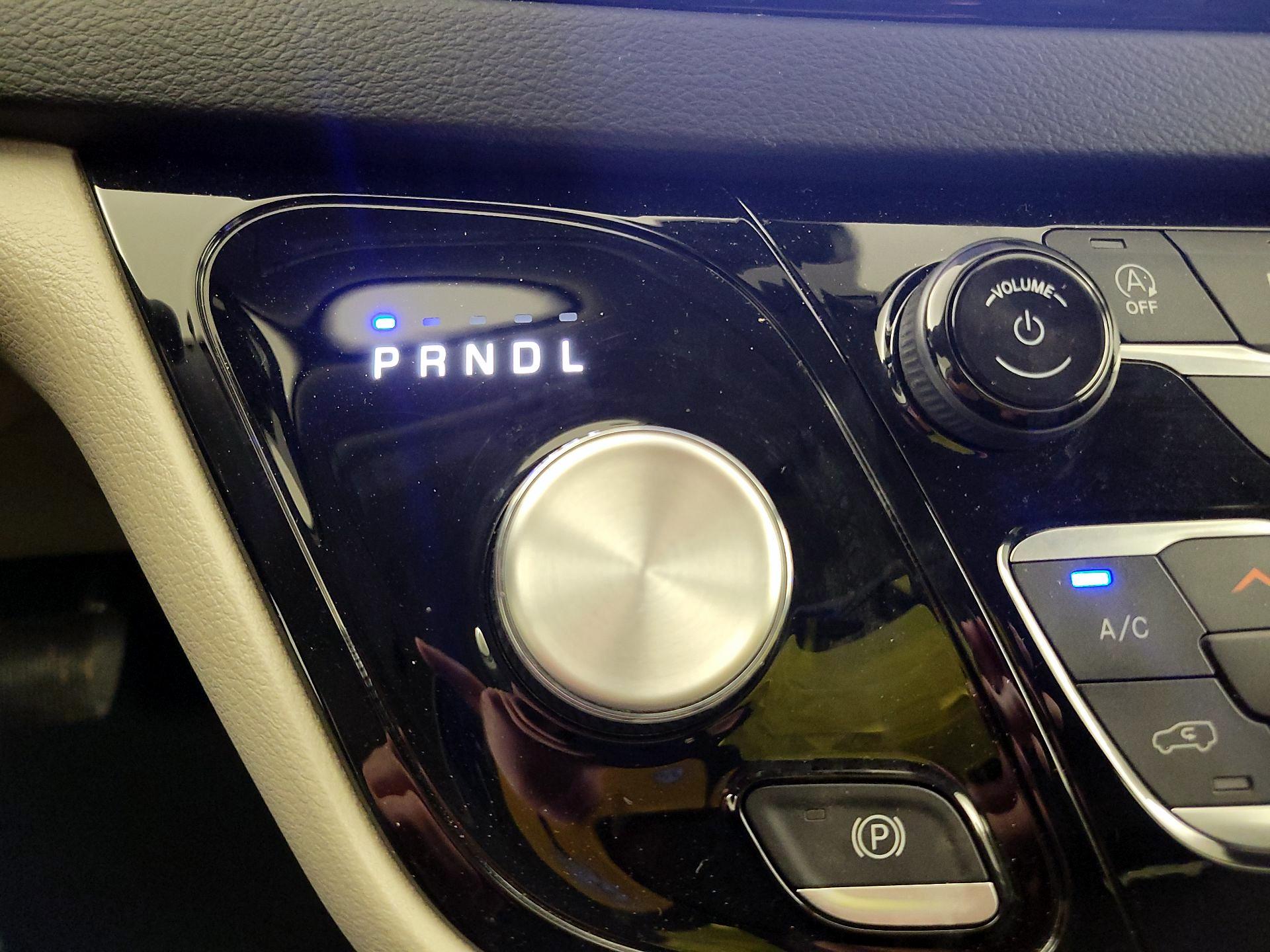 Thumbnail: 2023 Chrysler Pacifica - 17