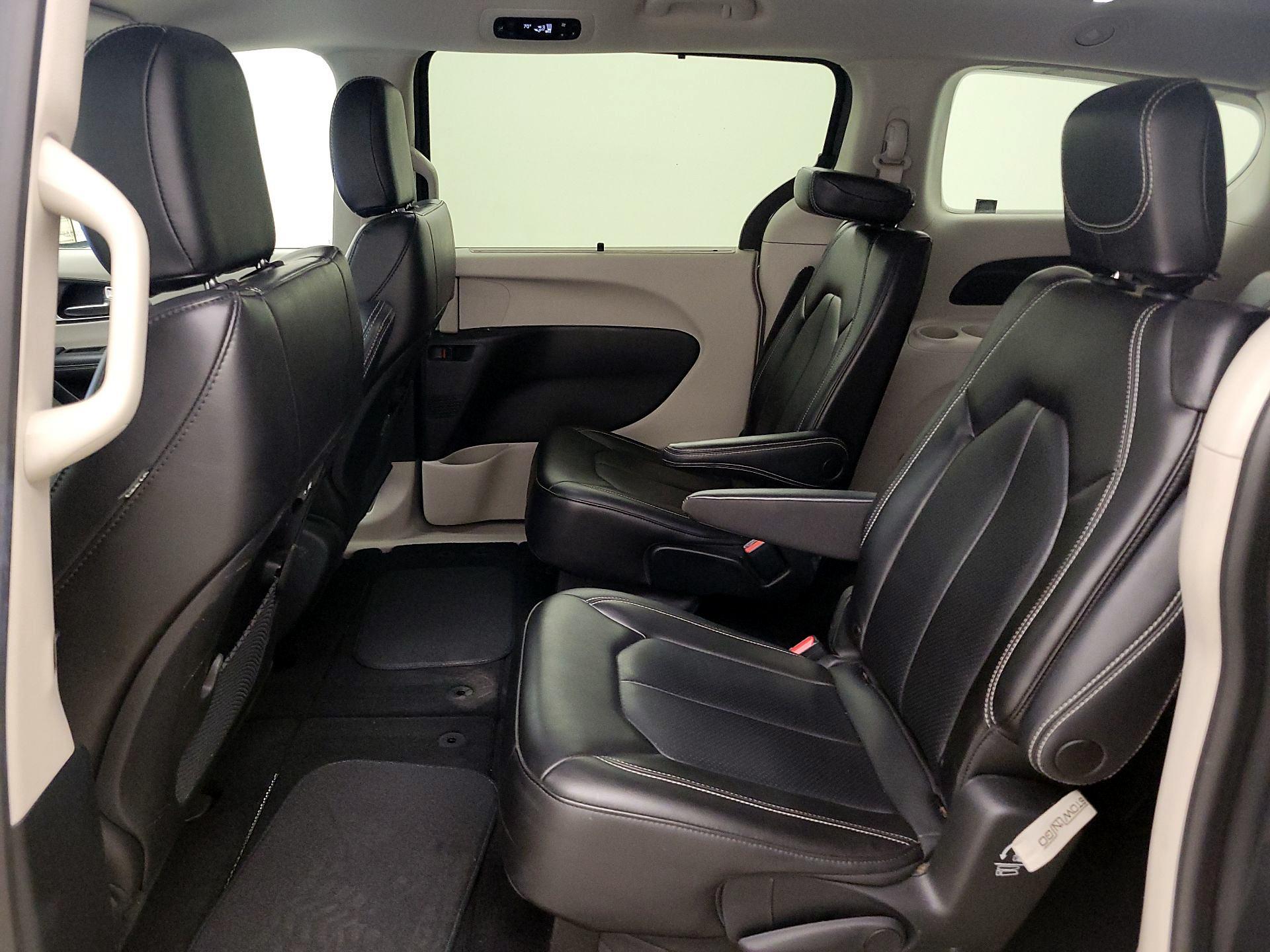 Thumbnail: 2023 Chrysler Pacifica - 19