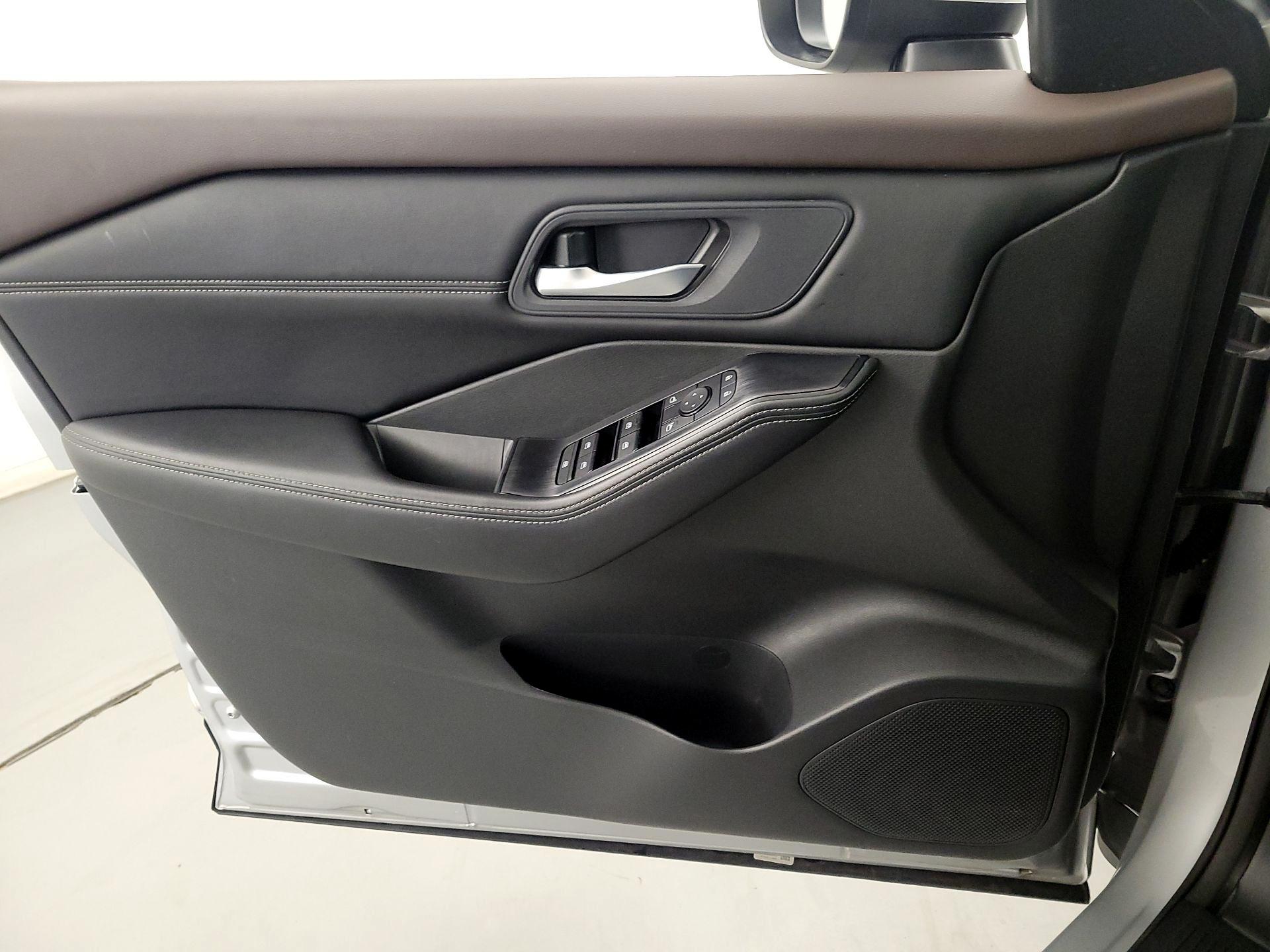 Thumbnail: 2023 Nissan Rogue - 12