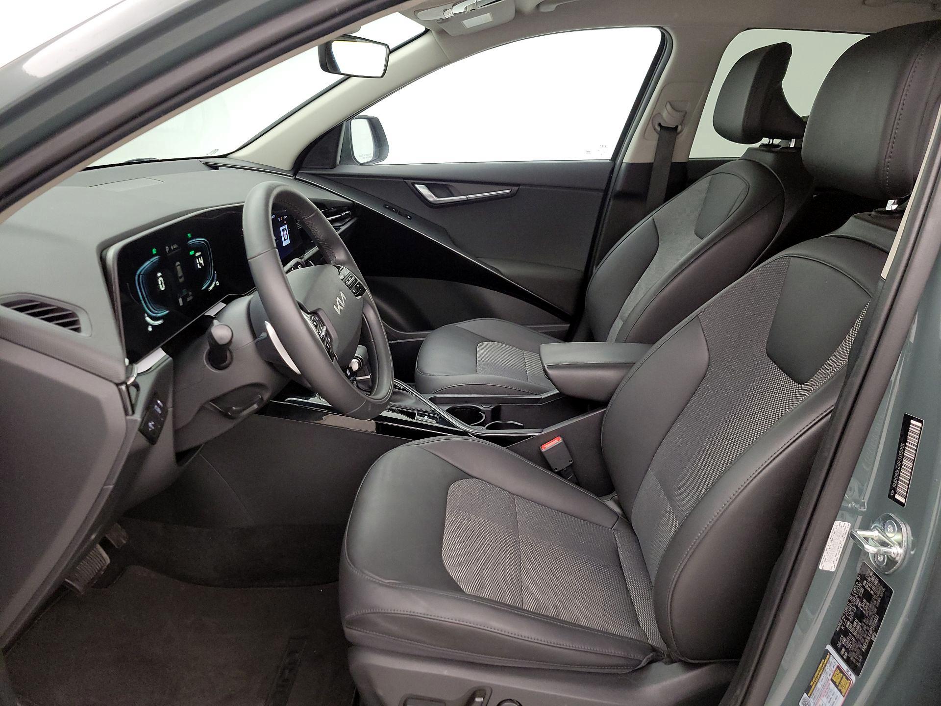 Thumbnail: 2023 Kia Niro - 11