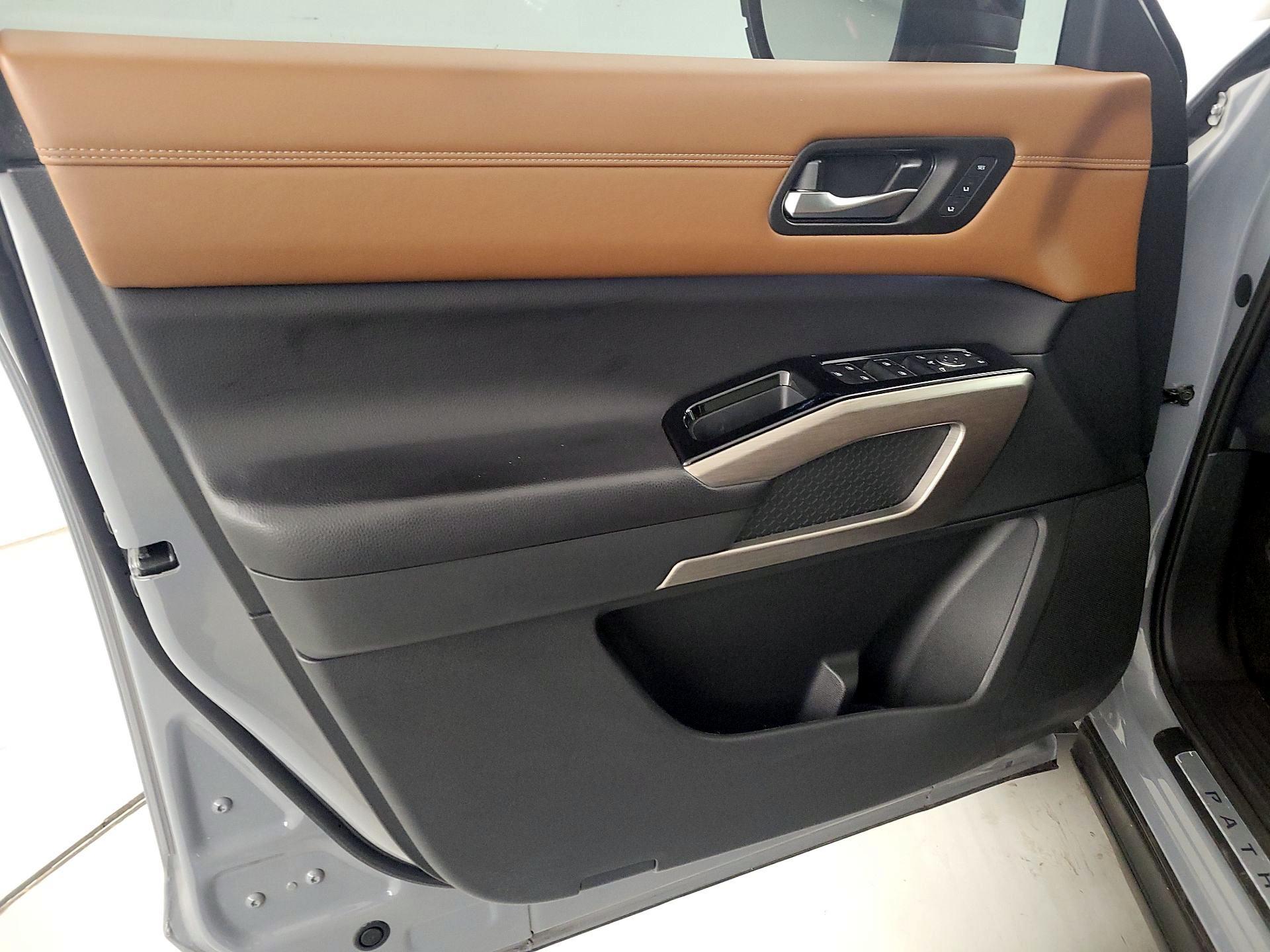 Thumbnail: 2023 Nissan Pathfinder - 12