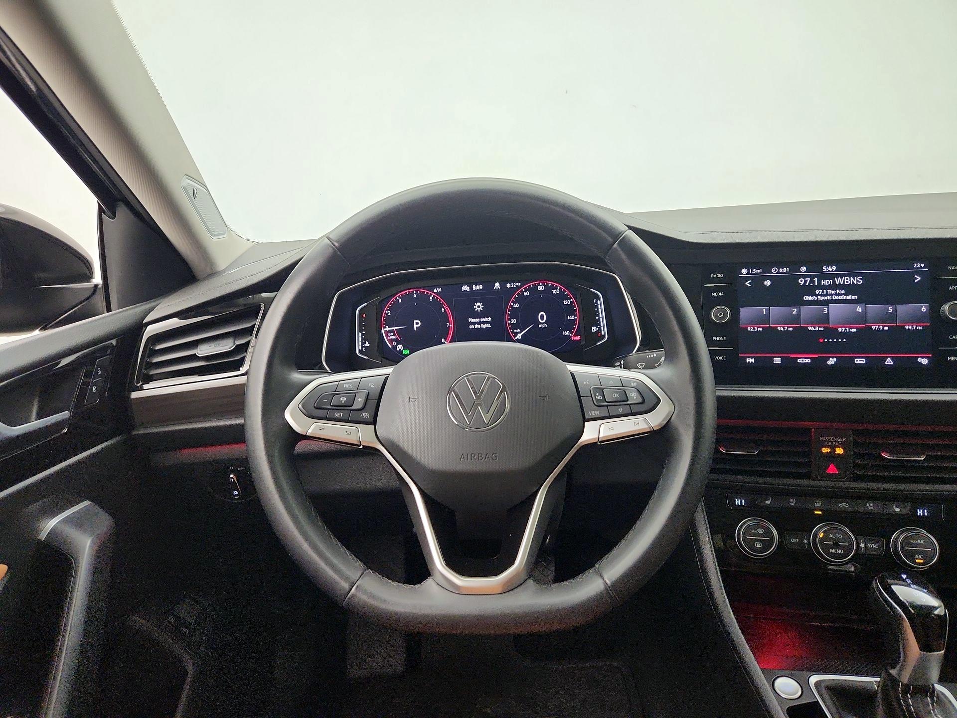 Thumbnail: 2024 Volkswagen Jetta - 10