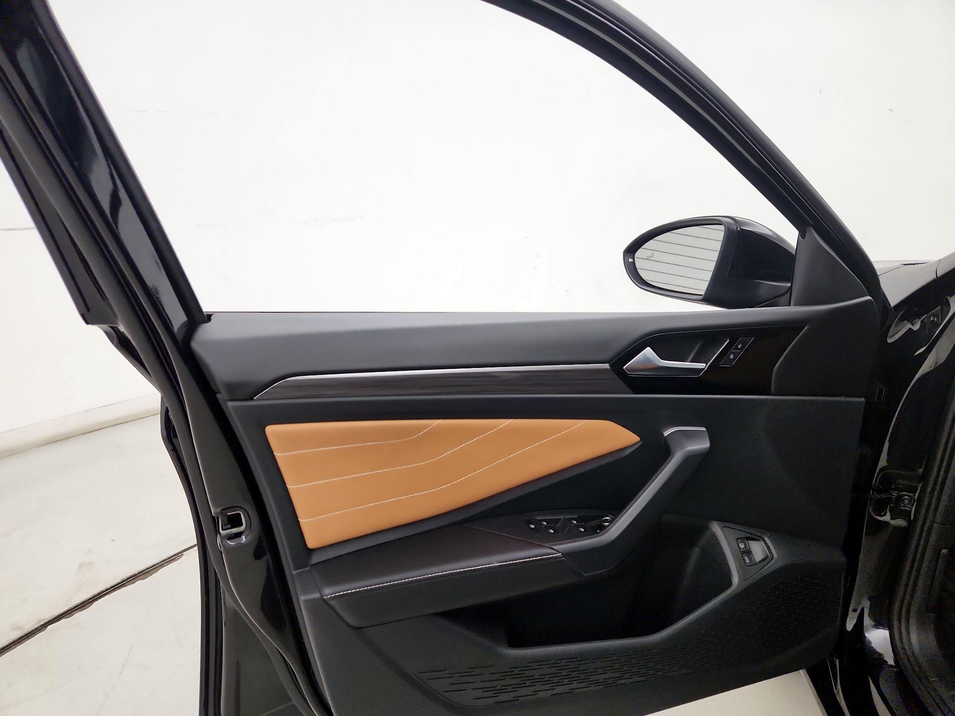 Thumbnail: 2024 Volkswagen Jetta - 12