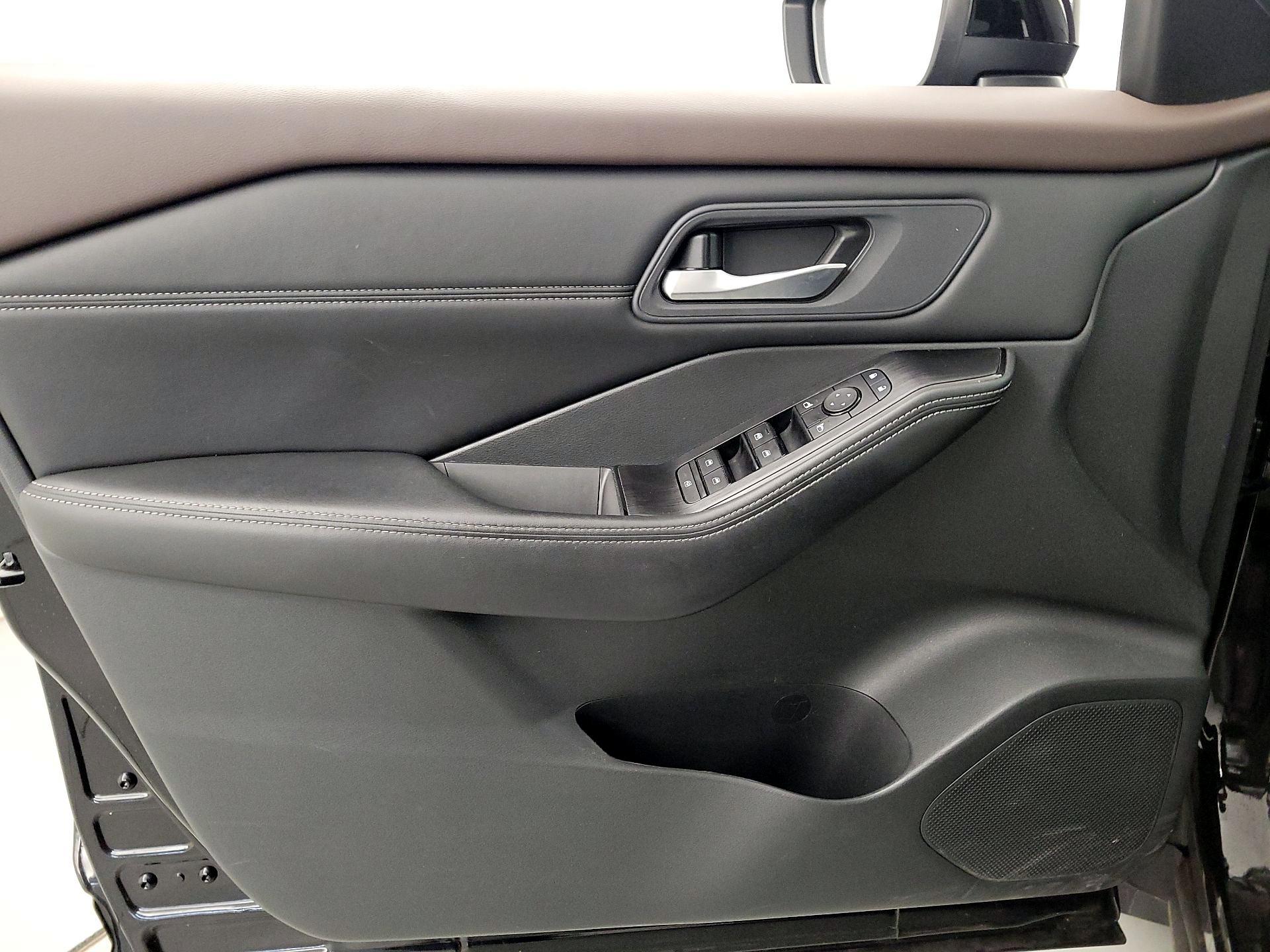 Thumbnail: 2023 Nissan Rogue - 12