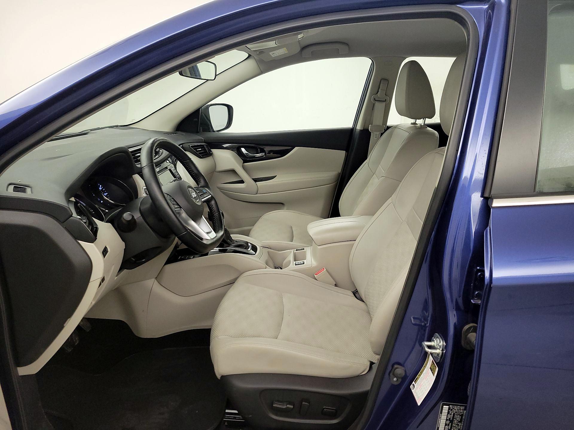 Thumbnail: 2022 Nissan Rogue Sport - 11