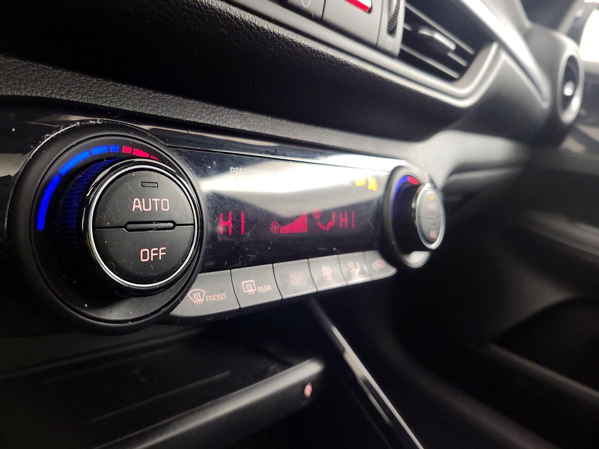 Thumbnail: 2023 Kia Forte - 17