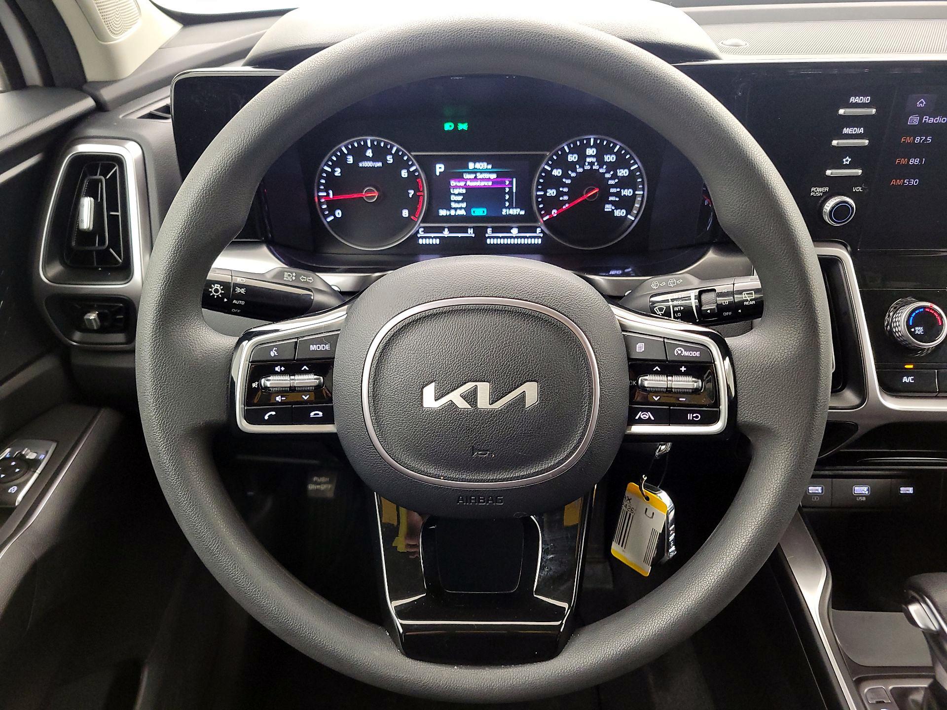 Thumbnail: 2023 Kia Sorento - 10