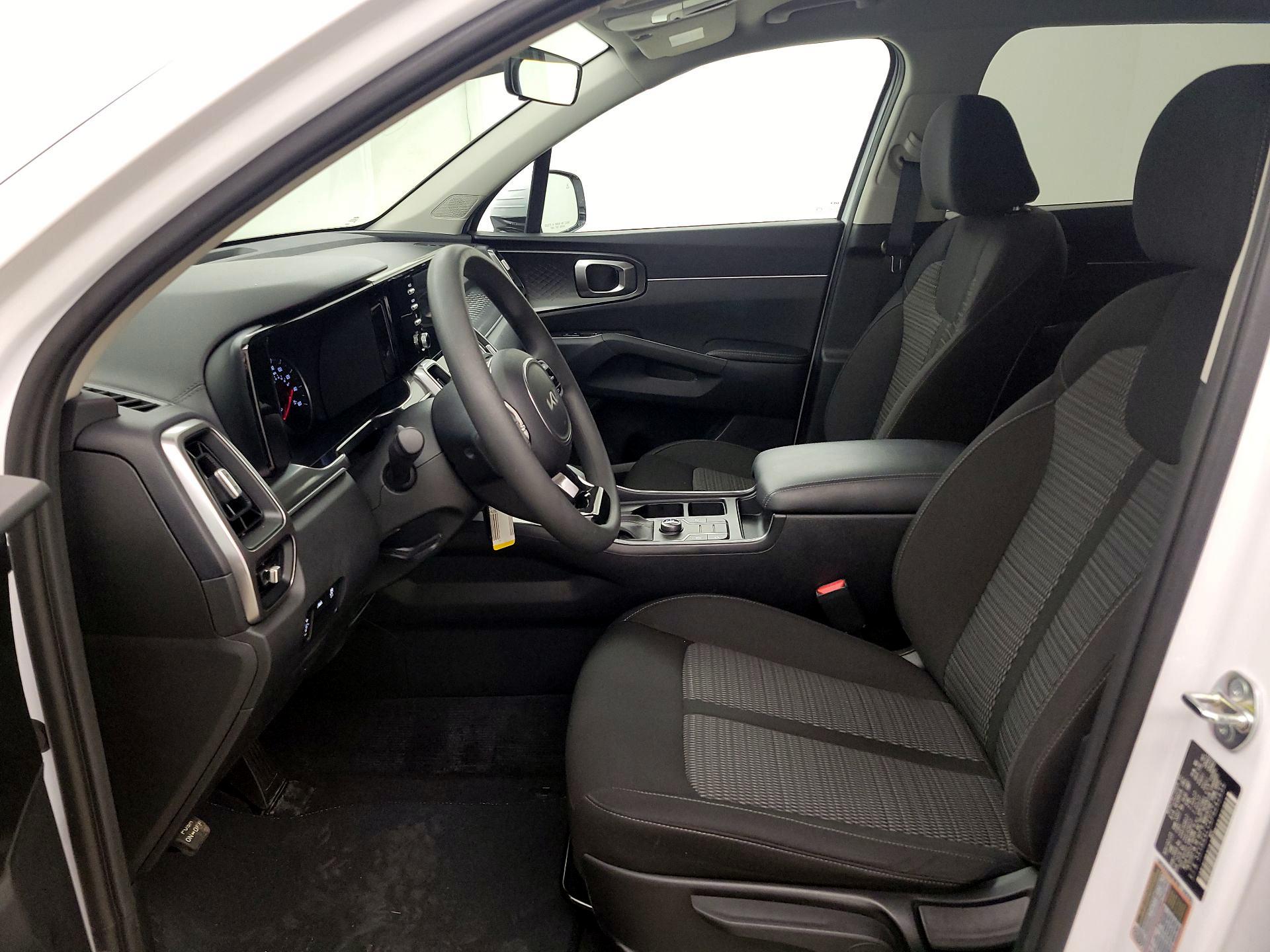 Thumbnail: 2023 Kia Sorento - 11