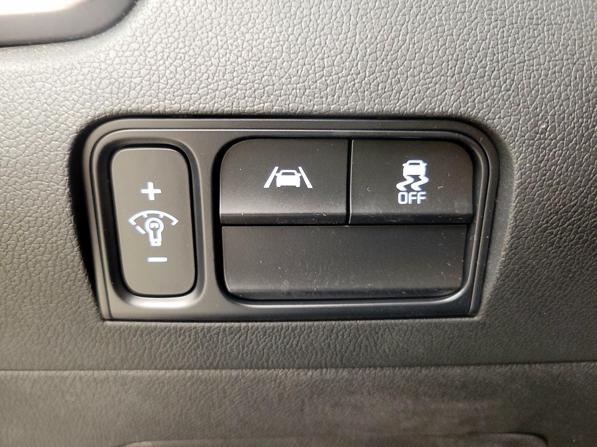 Thumbnail: 2023 Kia Sorento - 13