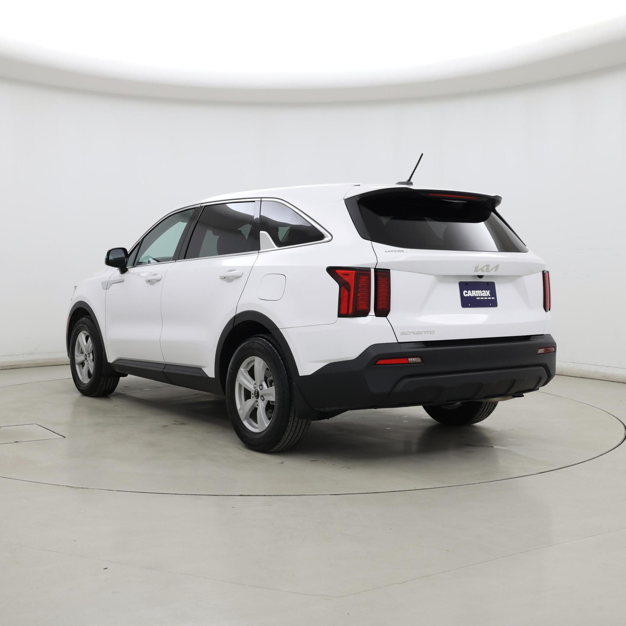 Thumbnail: 2023 Kia Sorento - 2