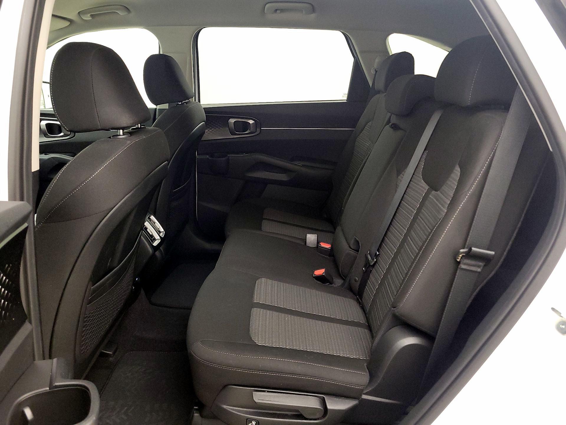 Thumbnail: 2023 Kia Sorento - 19