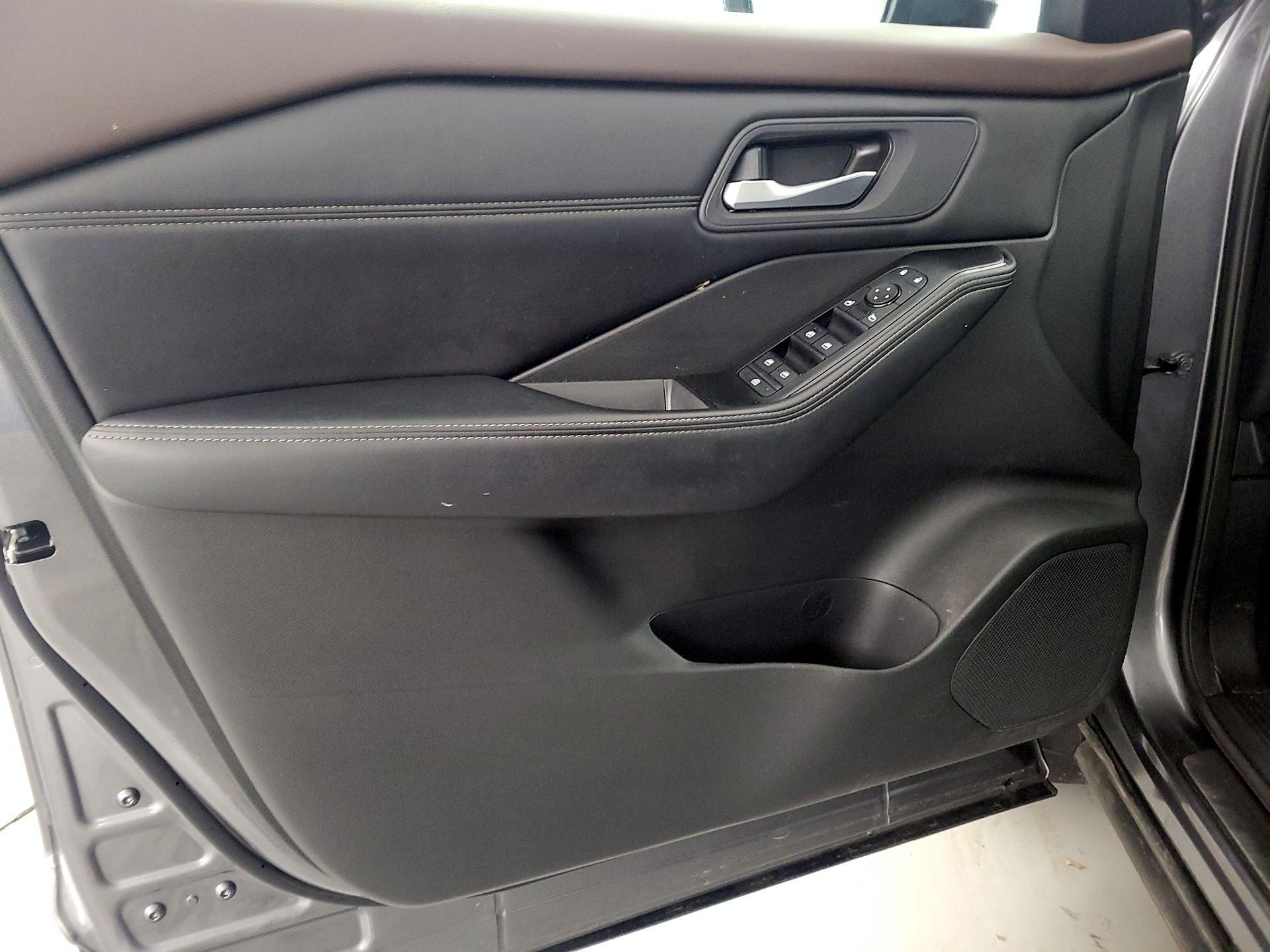 Thumbnail: 2023 Nissan Rogue - 12