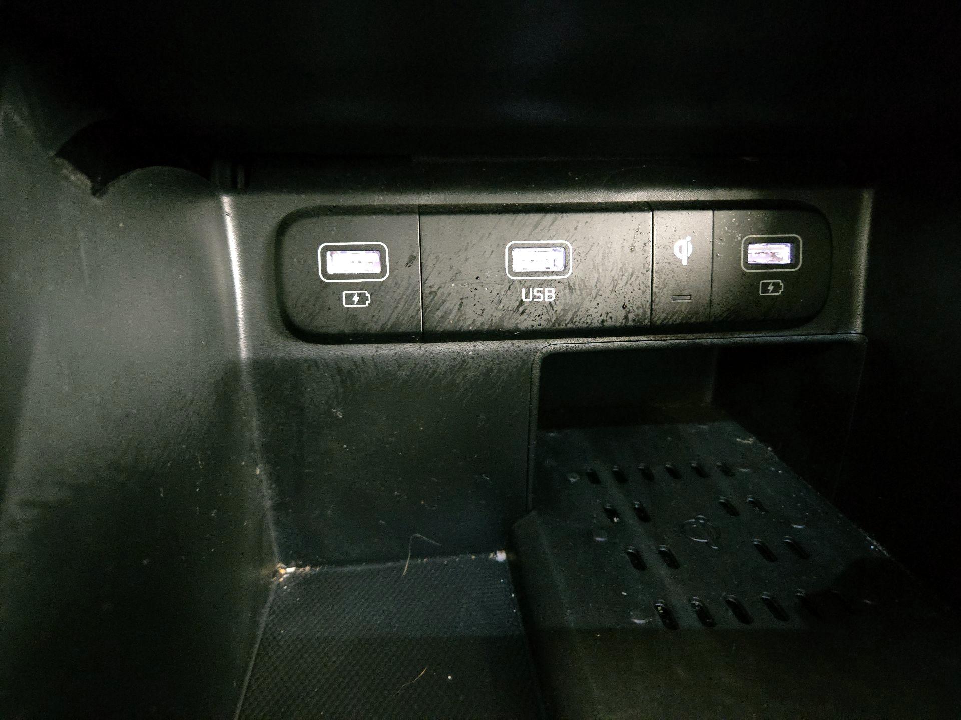 Thumbnail: 2023 Kia Sorento - 19