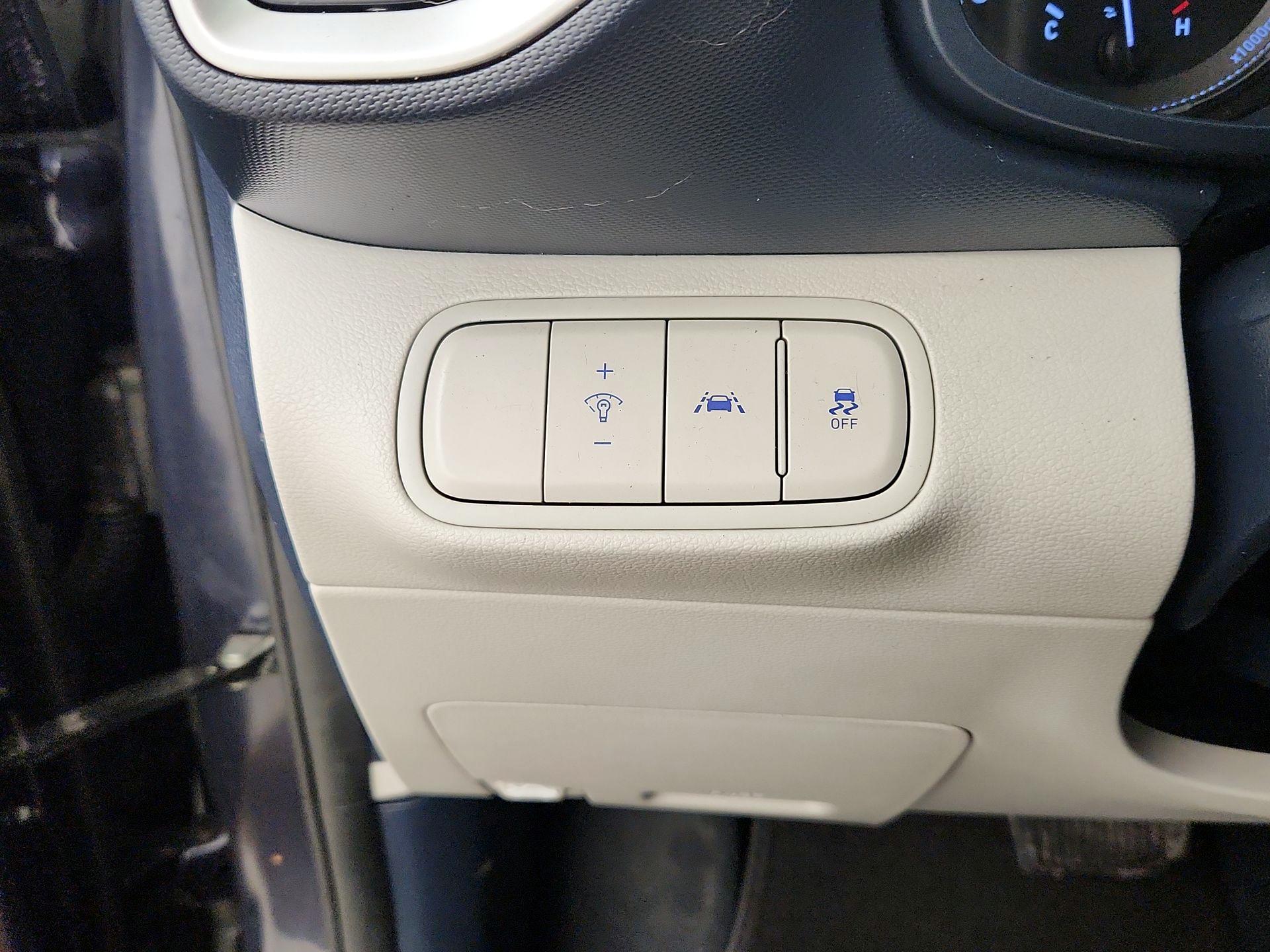 Thumbnail: 2022 Hyundai Venue - 13